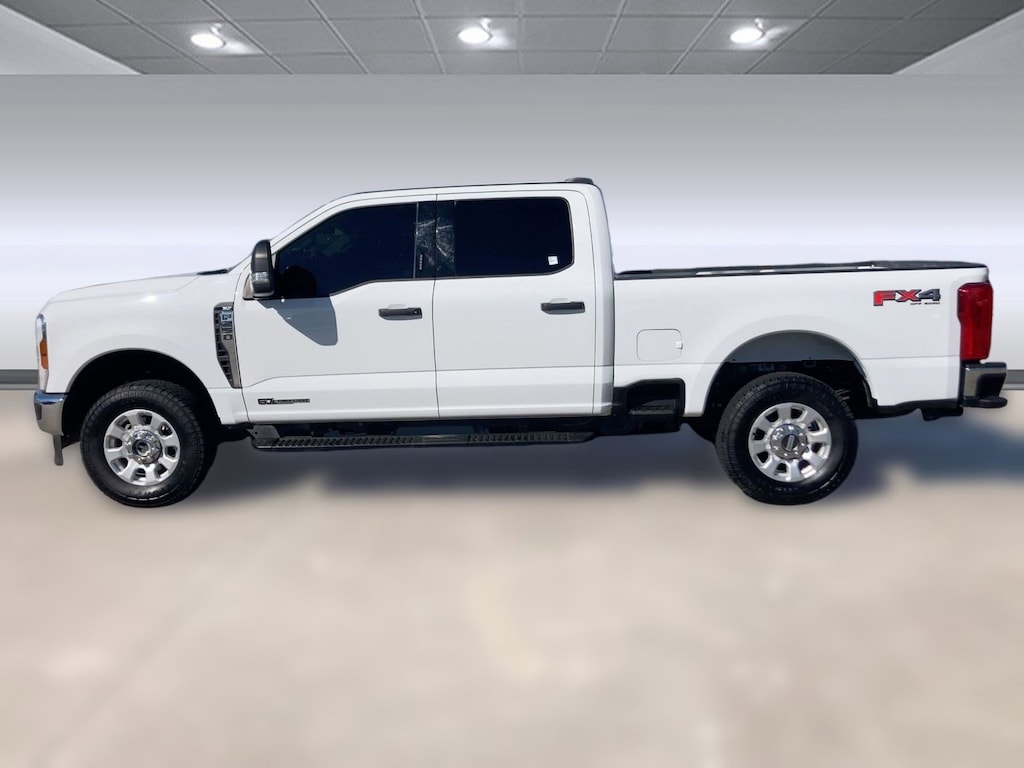 Used 2024 Ford F-250 XLT Truck Crew Cab