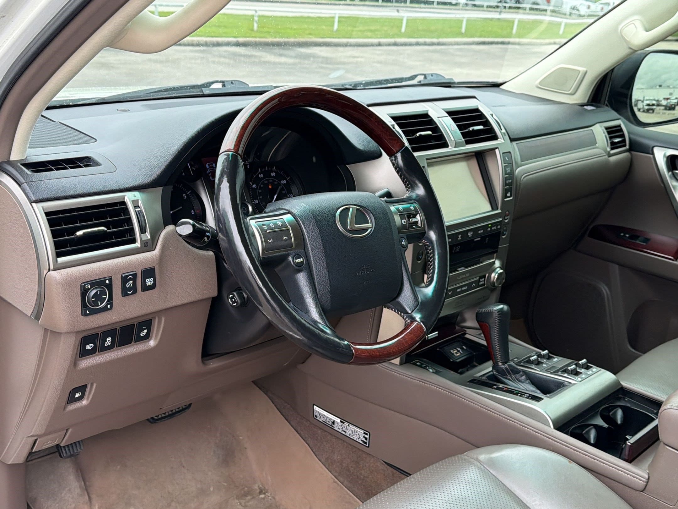 GX 460 Luxury SUV