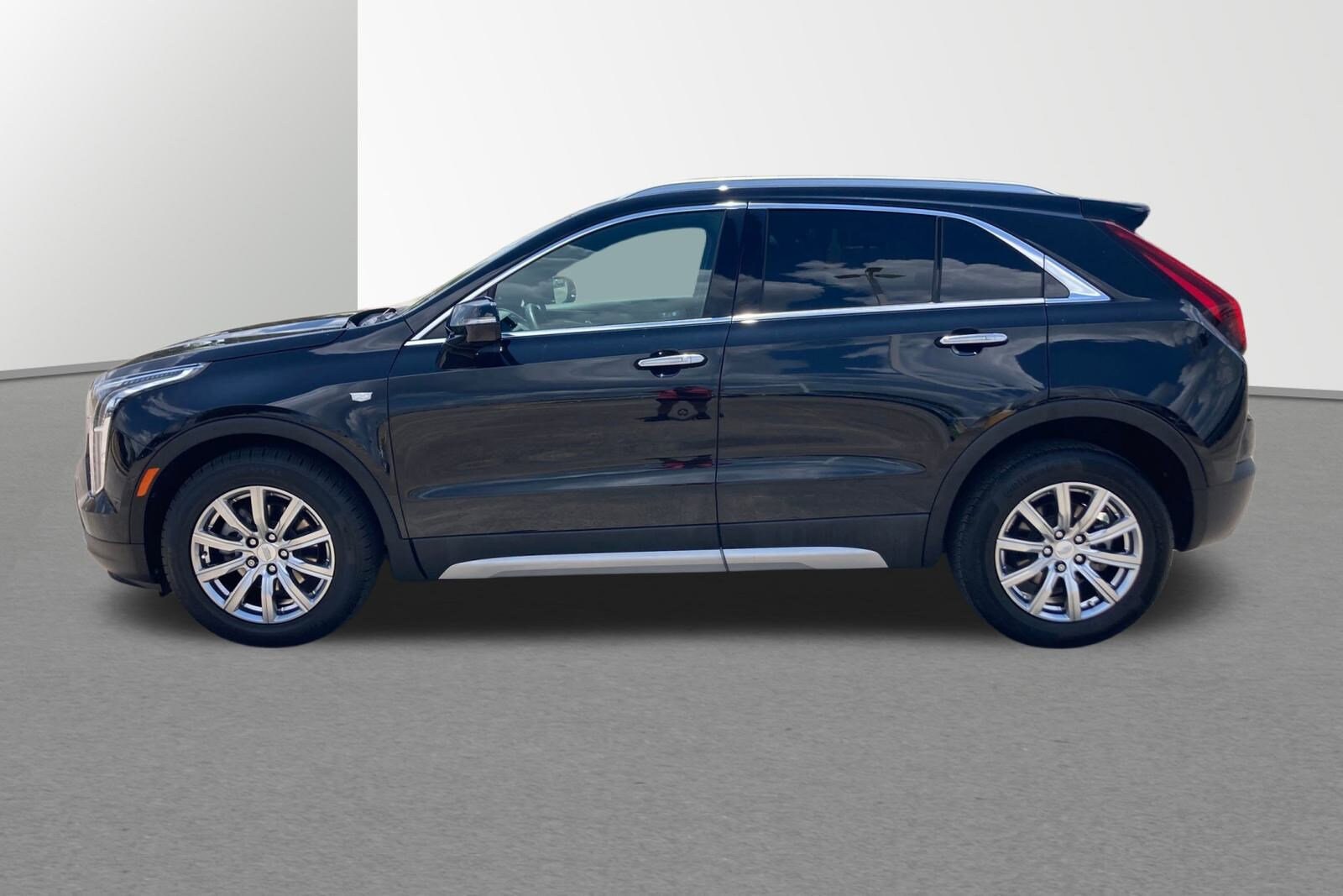 2022 Cadillac XT4 Premium Luxury photo 2
