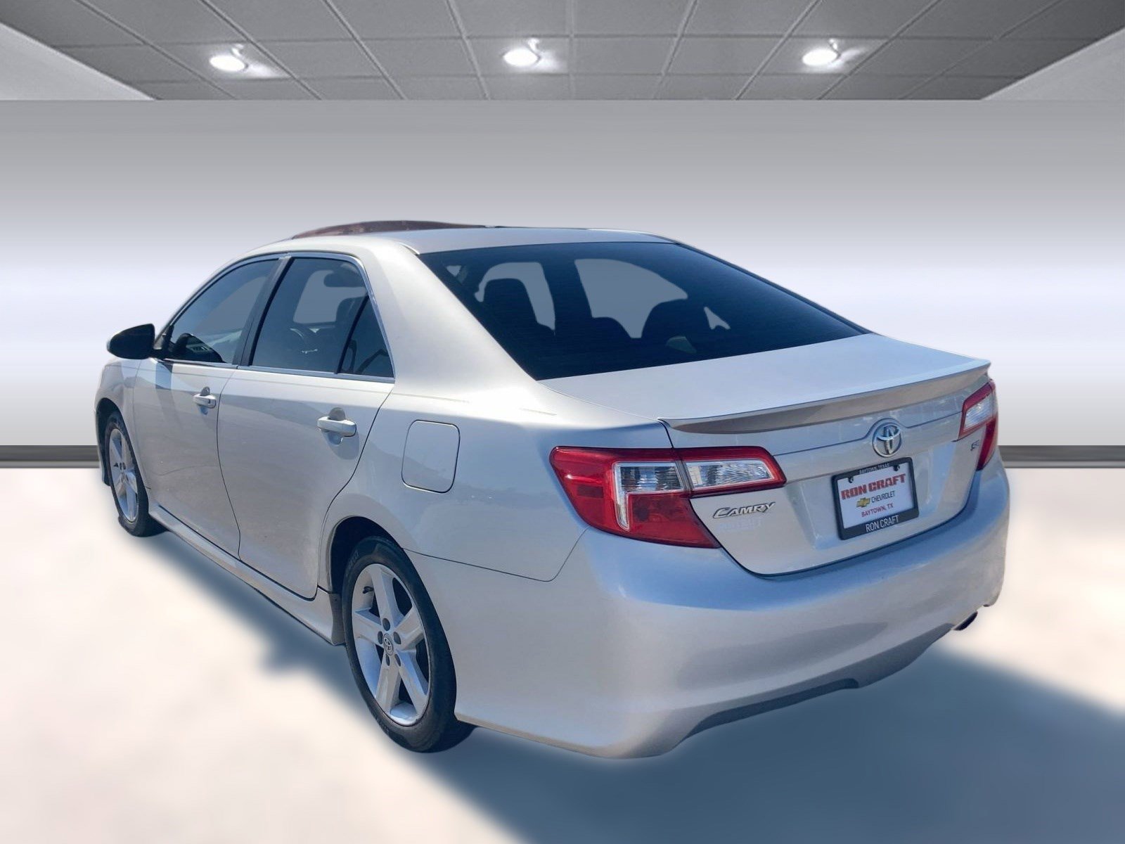 2012 Toyota Camry SE photo 3