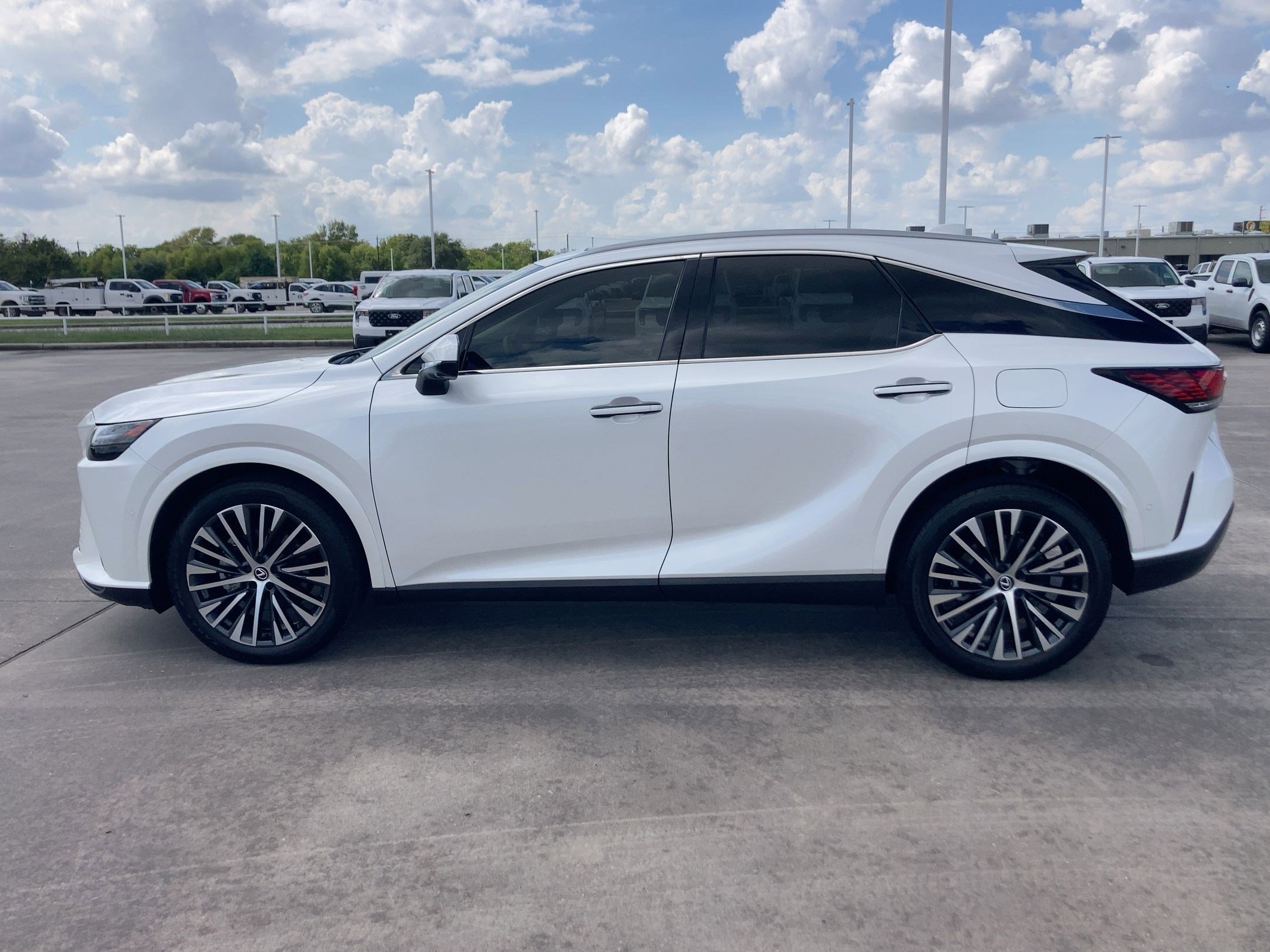 2024 Lexus RX 350 Premium photo 2