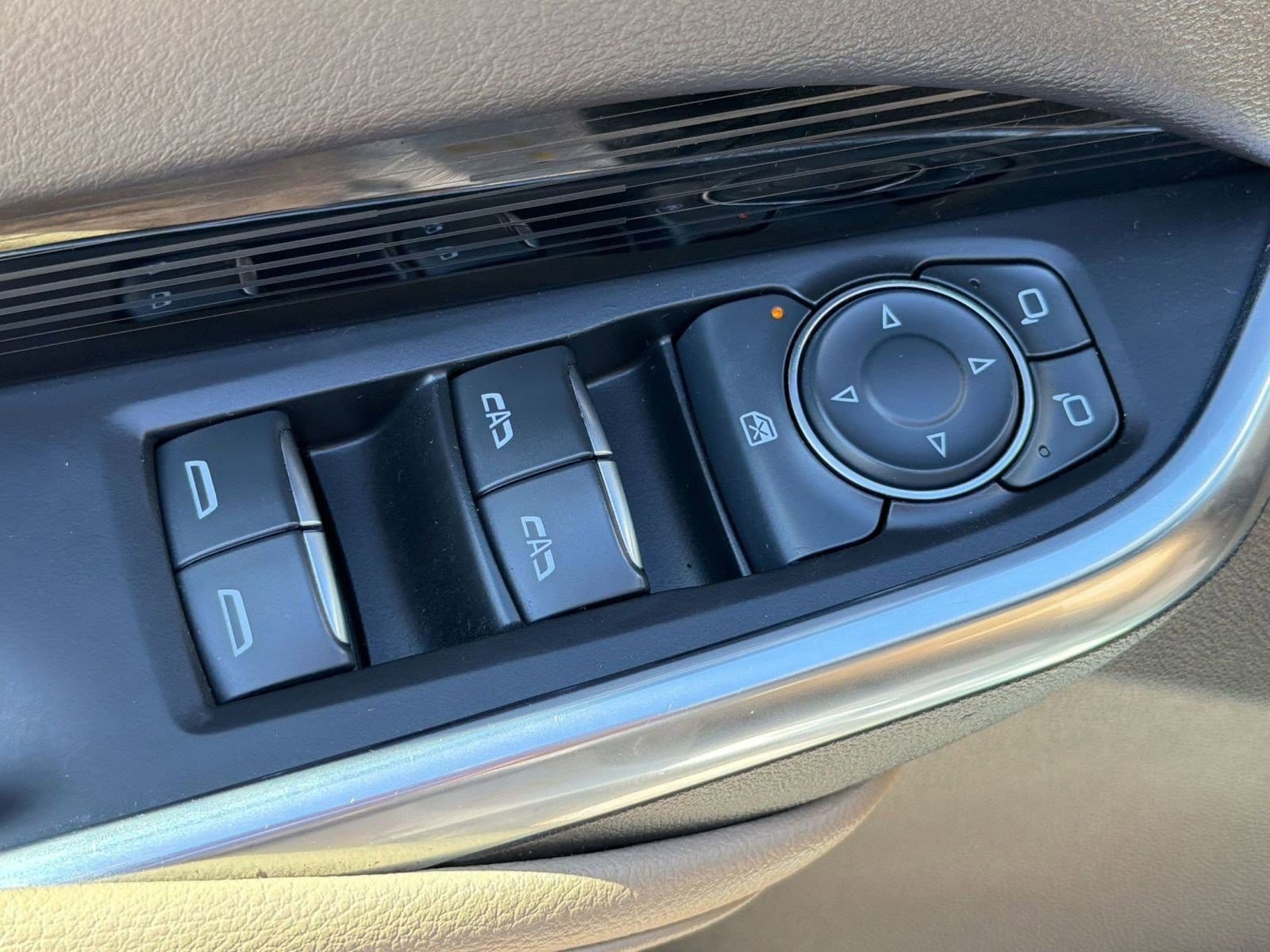 2024 Cadillac XT4 Luxury - Photo 11