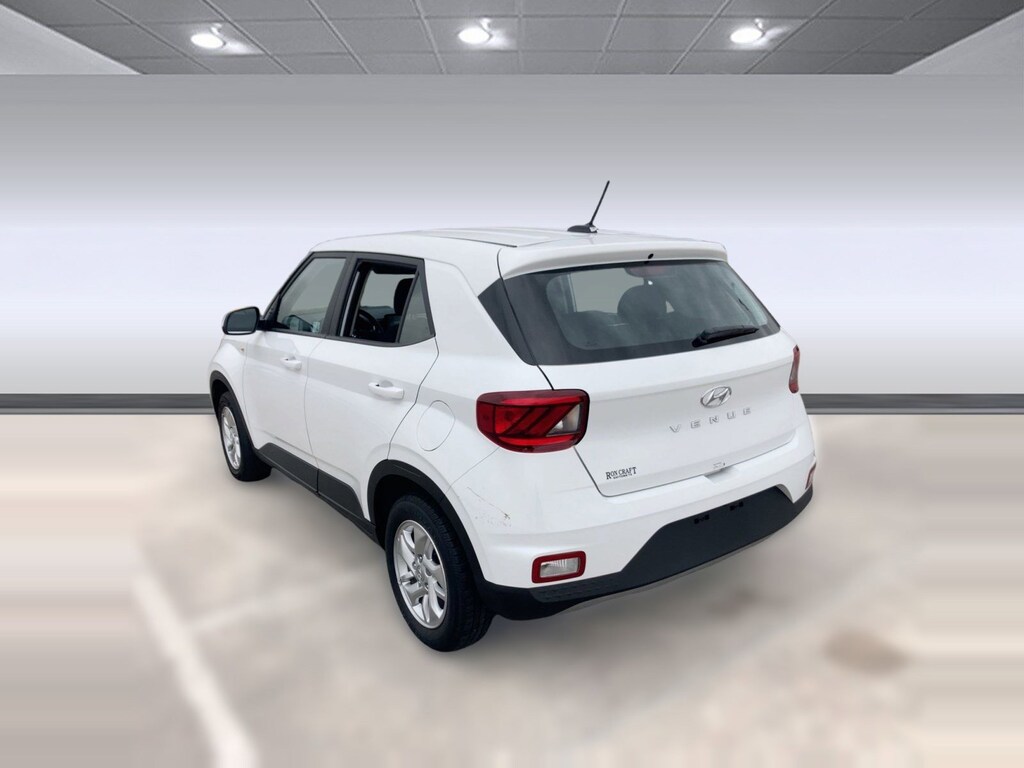 Used 2025 Hyundai Venue SE SUV