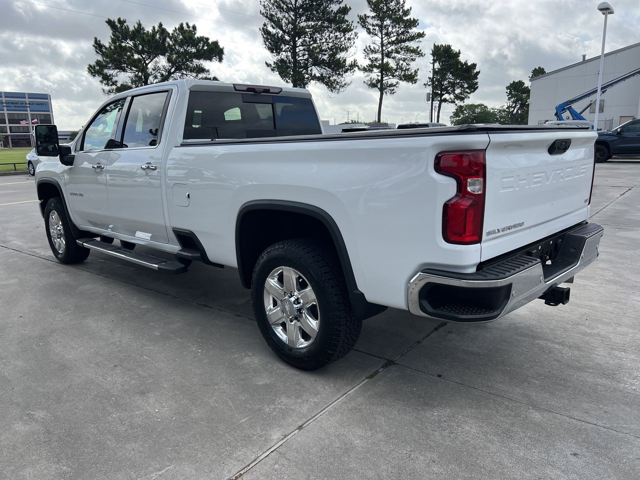 2020 Chevrolet Silverado 3500HD LTZ photo 3
