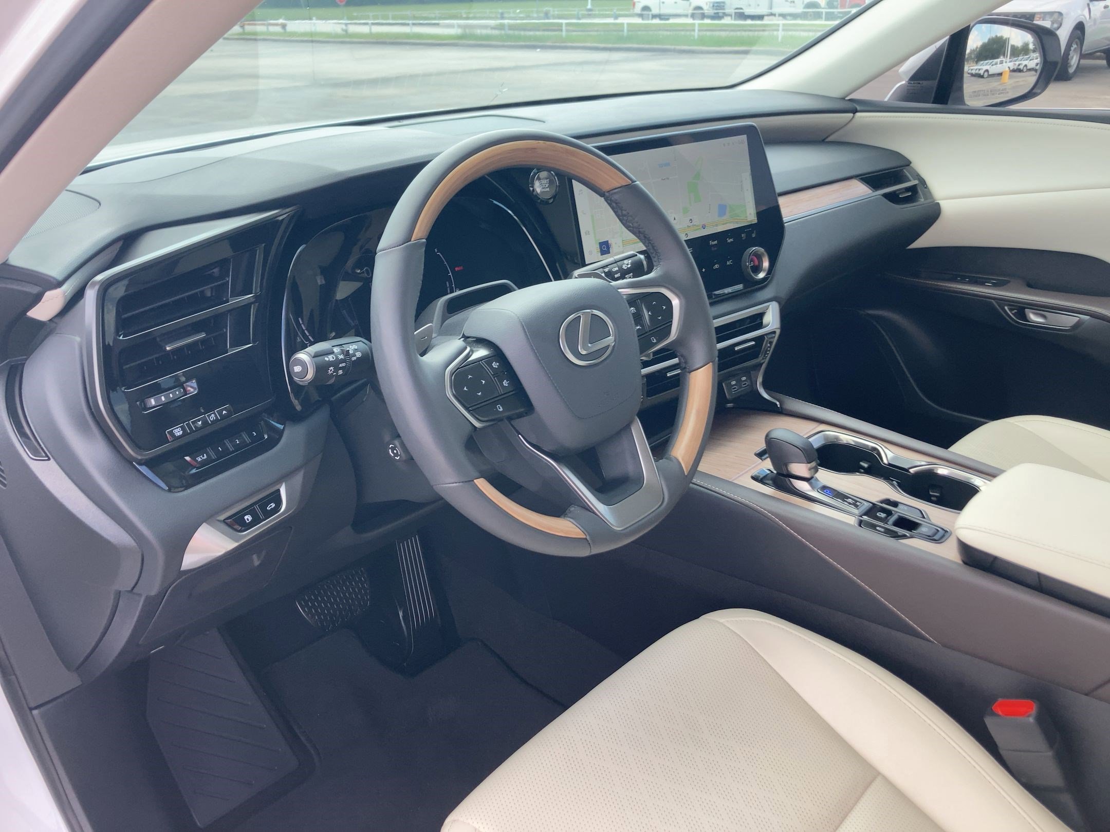 2024 Lexus RX 350 Premium photo 3