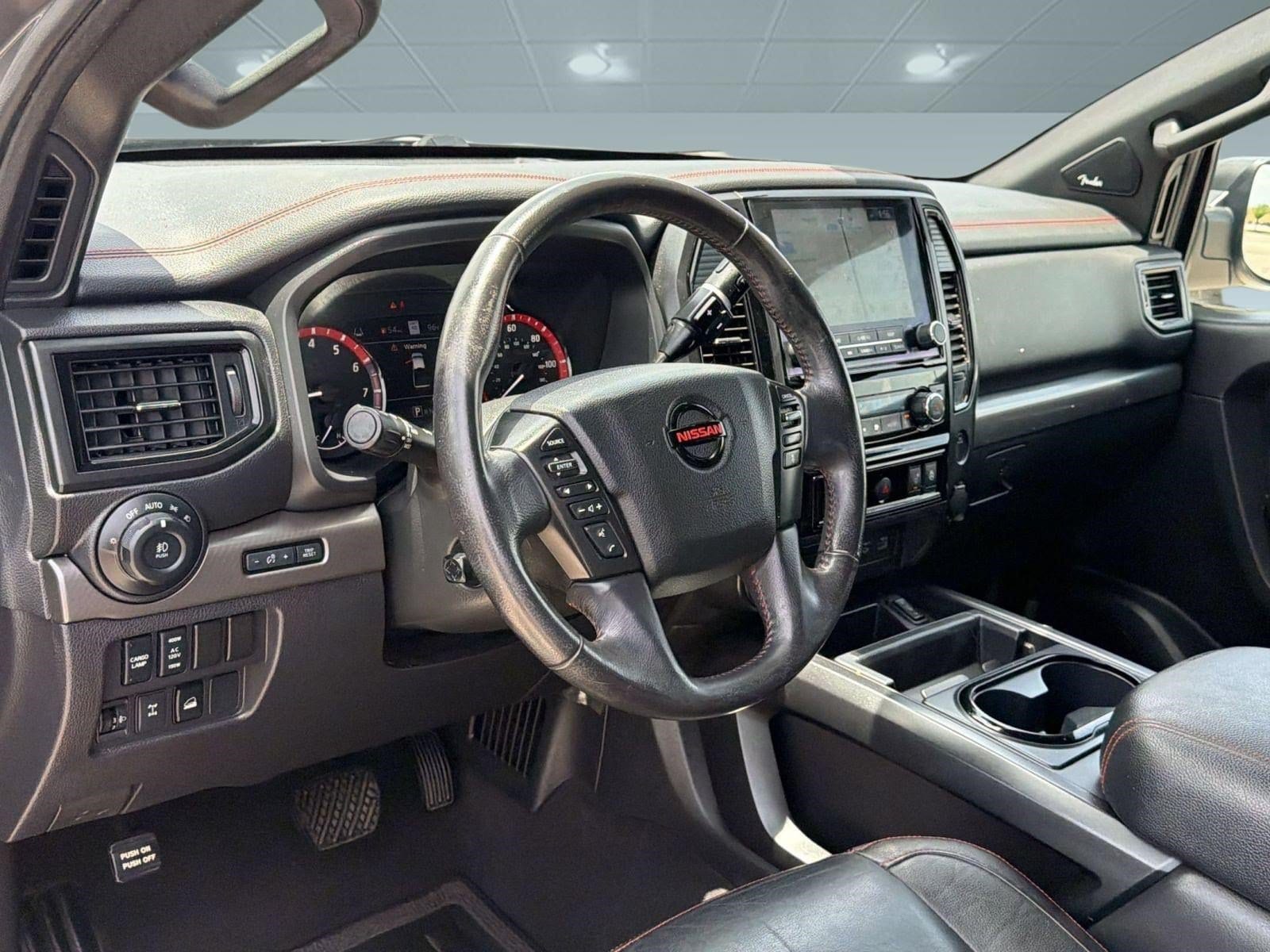 Titan PRO-4X Truck Crew Cab