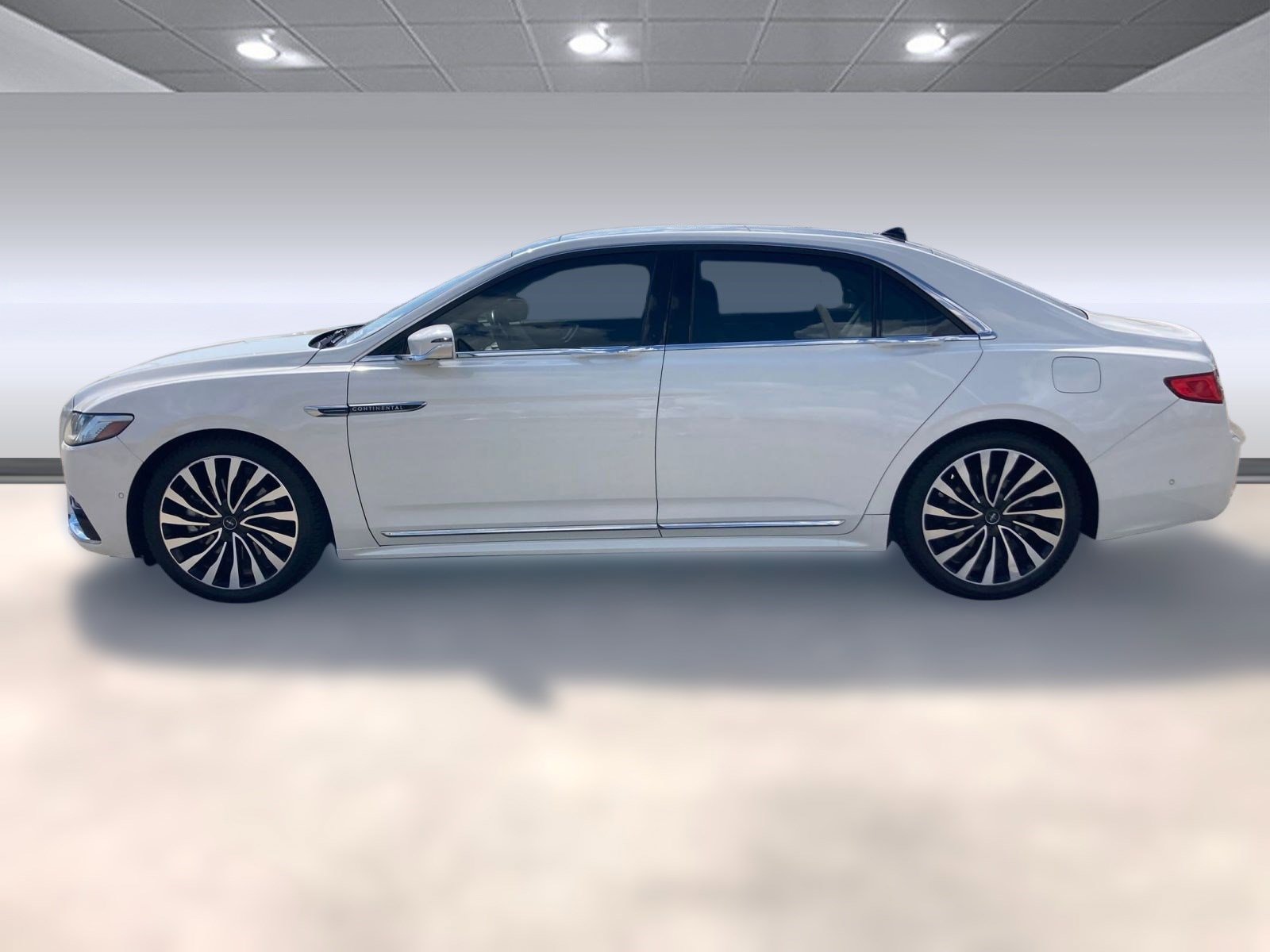 2020 Lincoln Continental Black Label photo 2