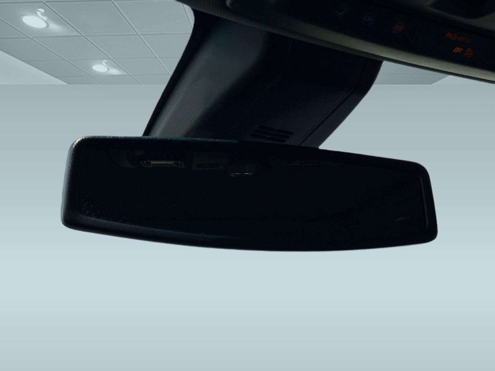 2021 Chevrolet Suburban Z71 - Photo 18