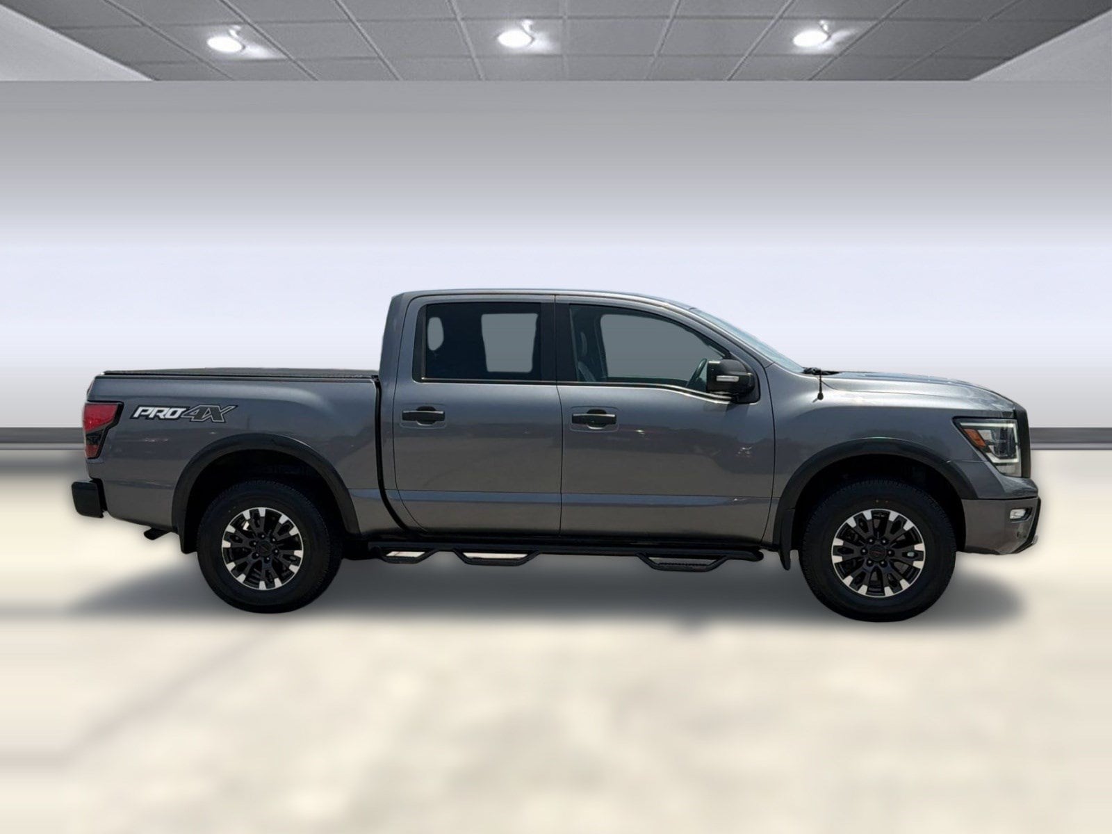 Titan PRO-4X Truck Crew Cab