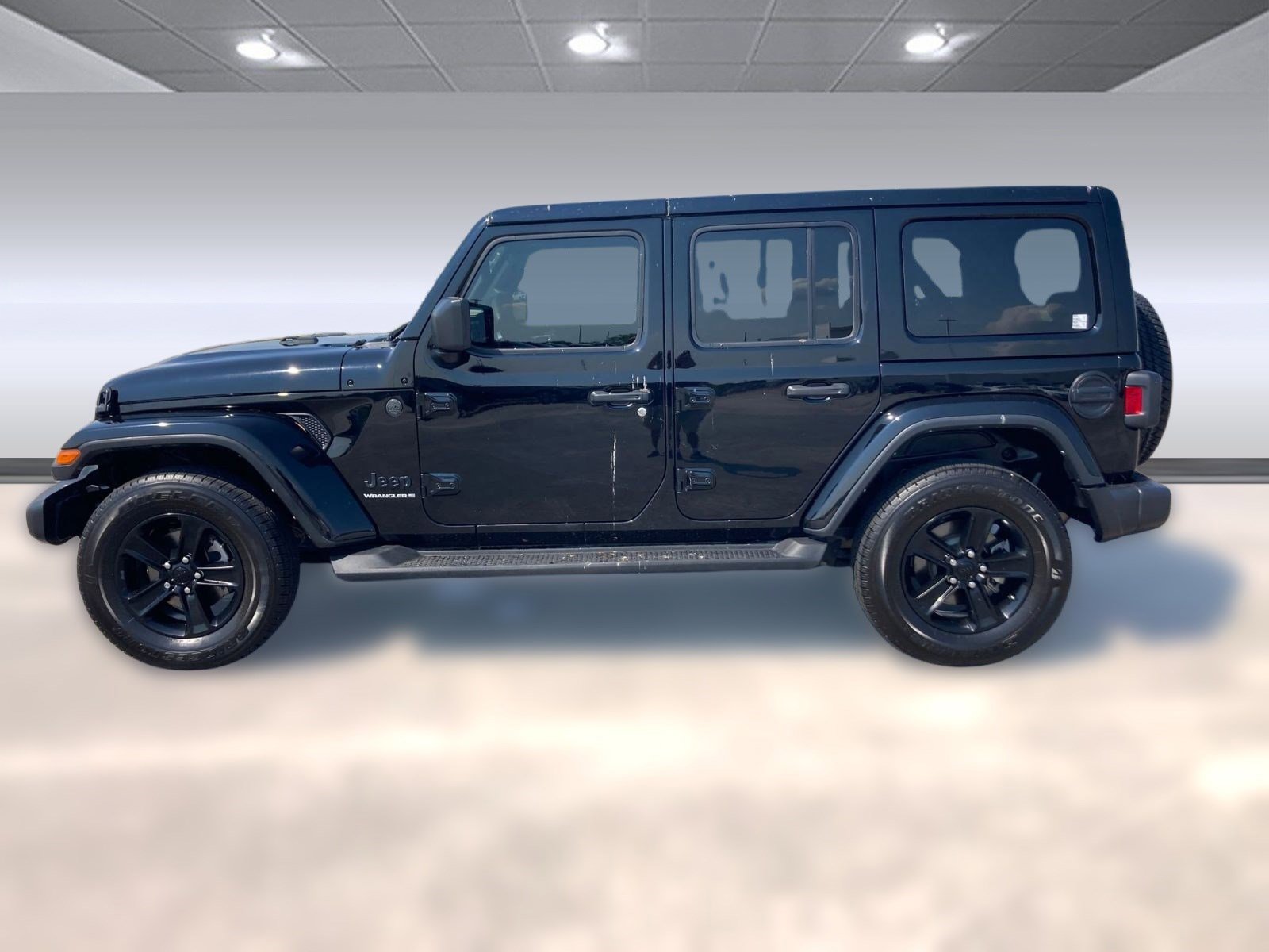 2023 Jeep Wrangler Sahara Altitude photo 2