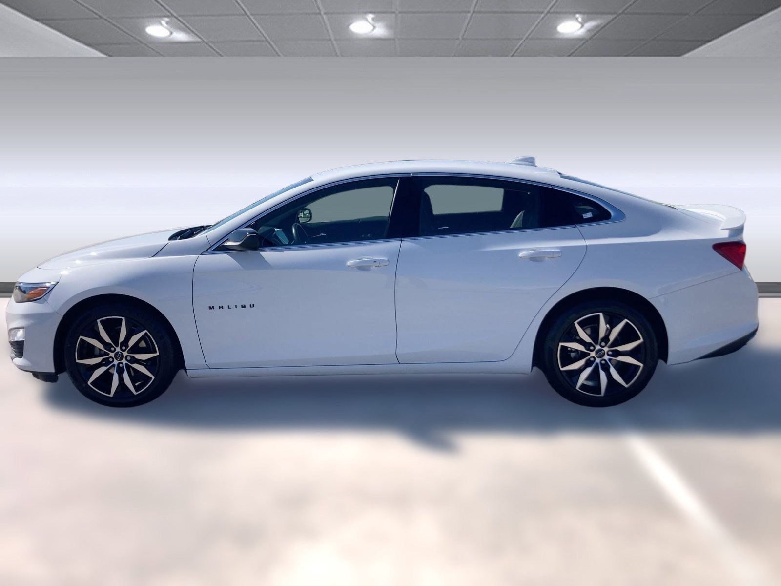 2022 Chevrolet Malibu RS photo 2