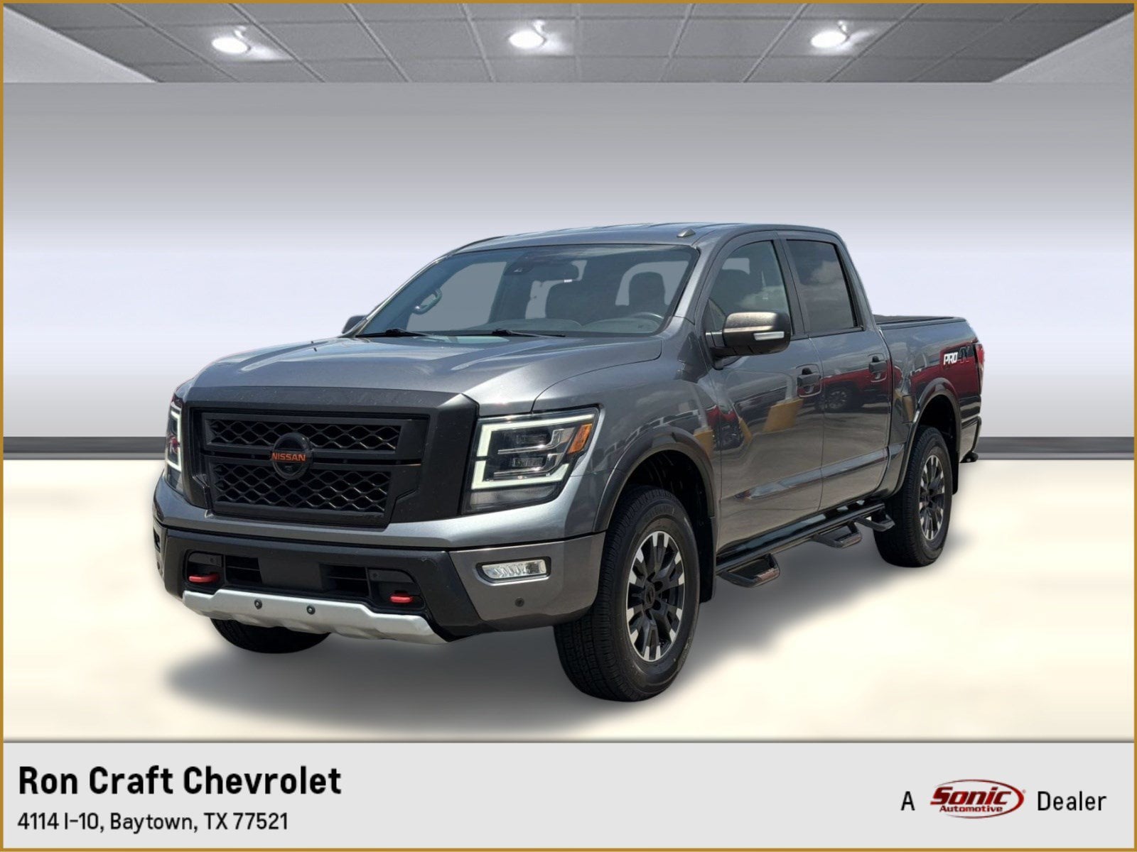 Titan PRO-4X Truck Crew Cab