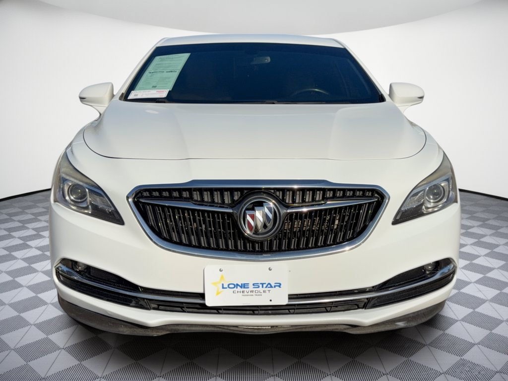2017 Buick LaCrosse Essence Sedan