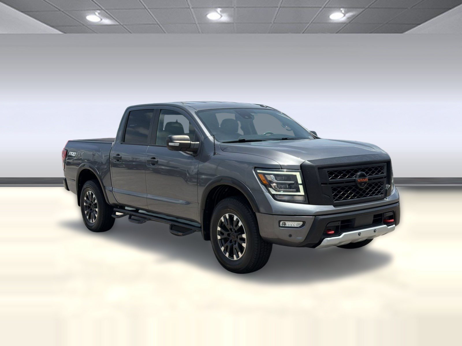 Titan PRO-4X Truck Crew Cab