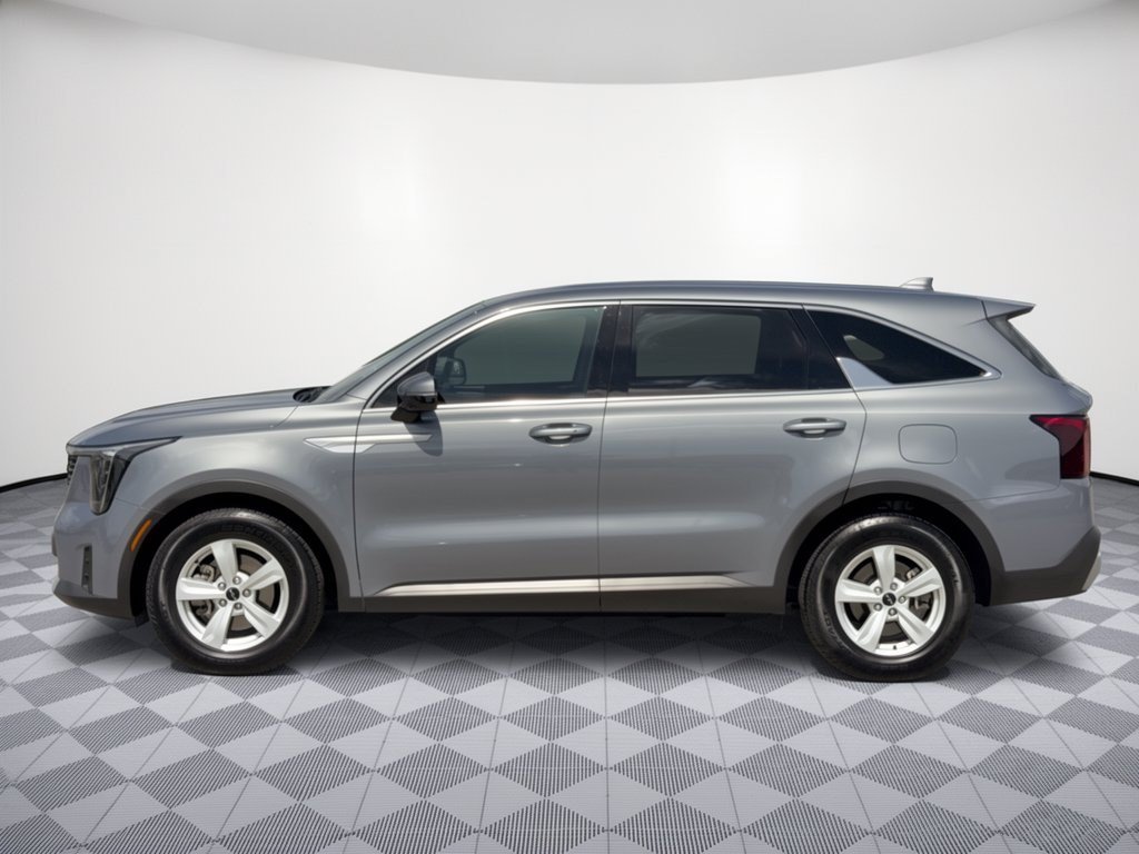 Used 2025 Kia Sorento LX SUV for sale in Houston