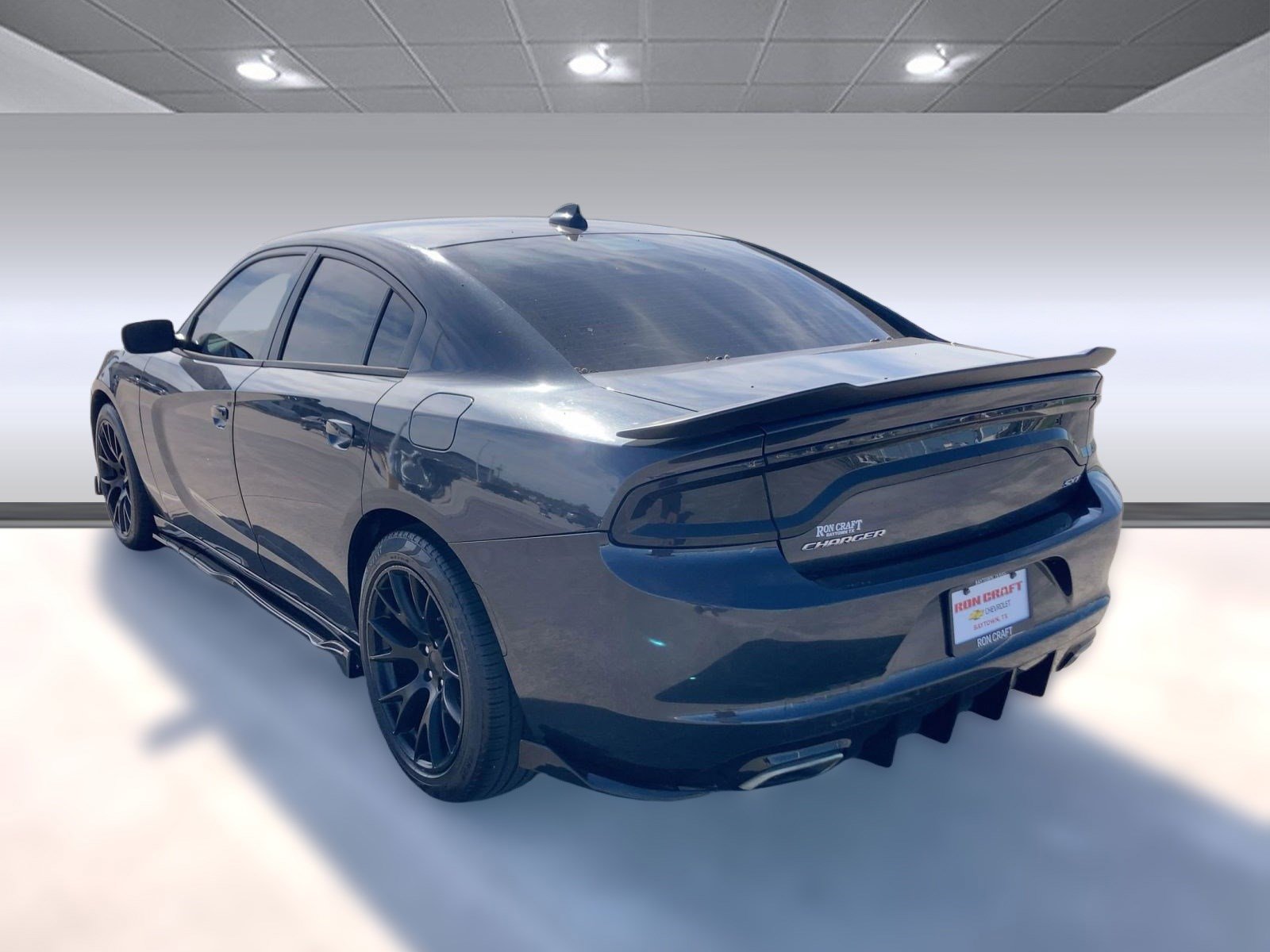 2016 Dodge Charger SXT photo 3