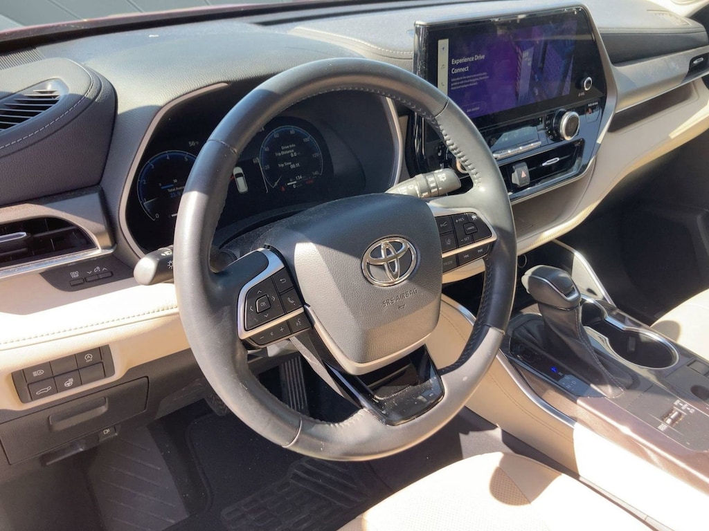 Used 2023 Toyota Highlander Limited SUV