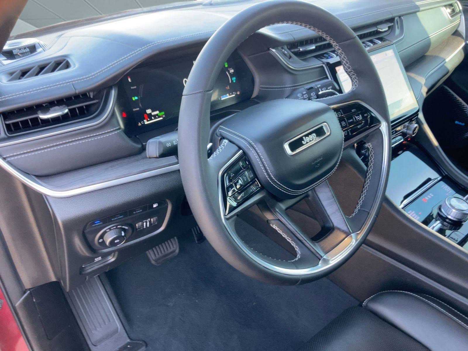 2022 Jeep Cherokee Overland 4xe photo 4