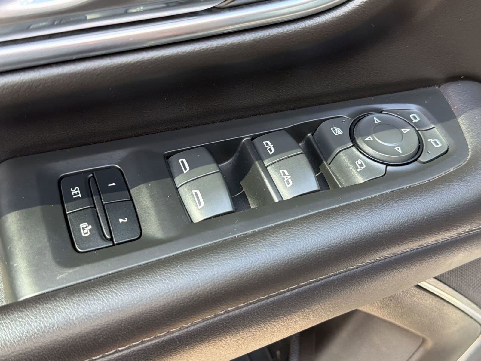 2021 Chevrolet Suburban Z71 - Photo 12