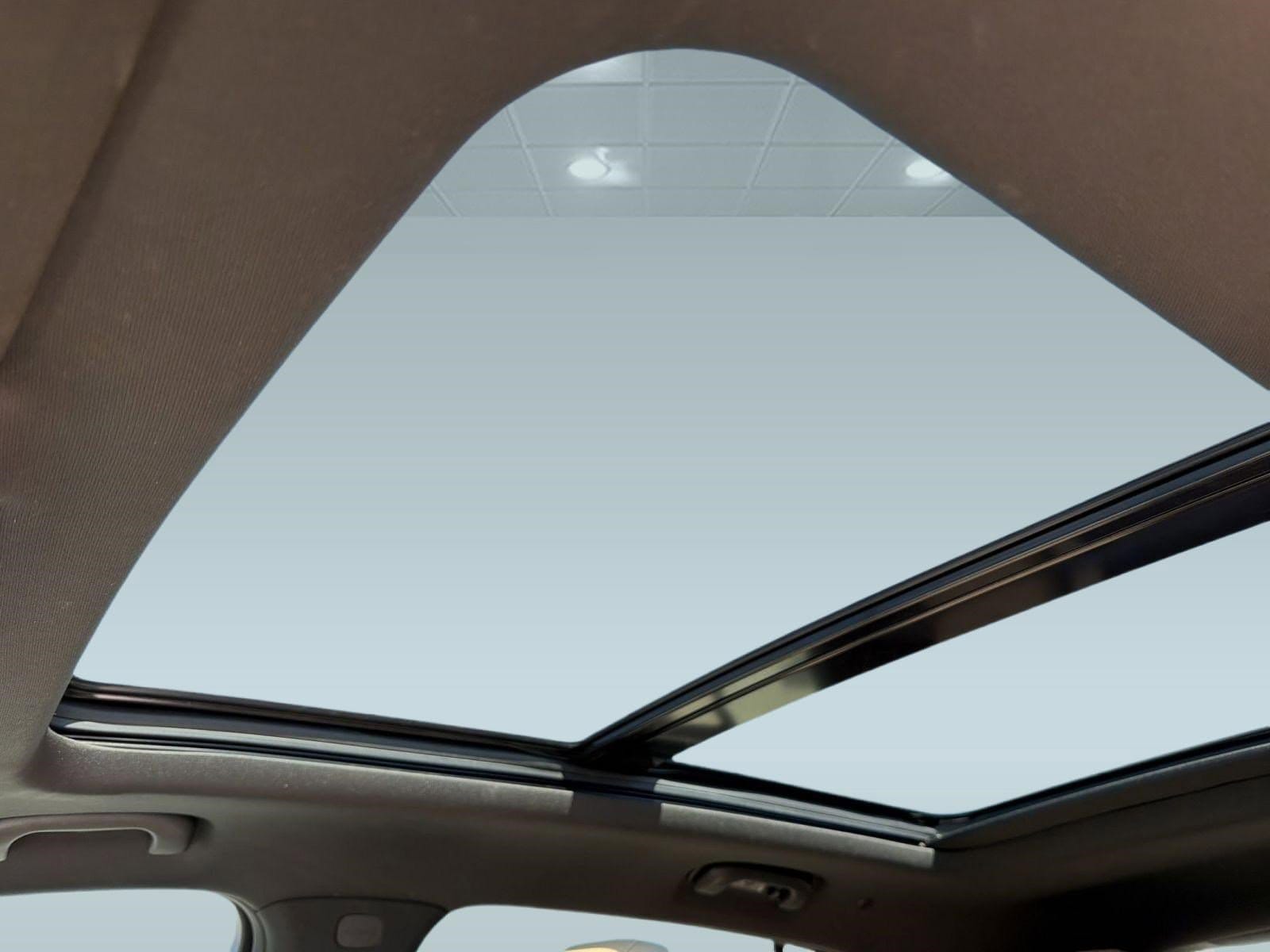 2024 Cadillac XT4 Luxury - Photo 14