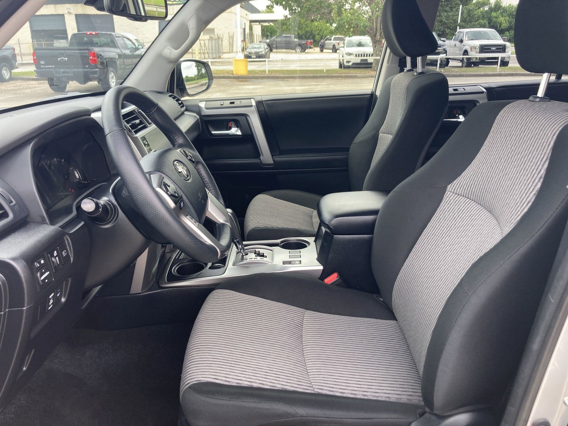 2024 Toyota 4Runner SR5 photo 3