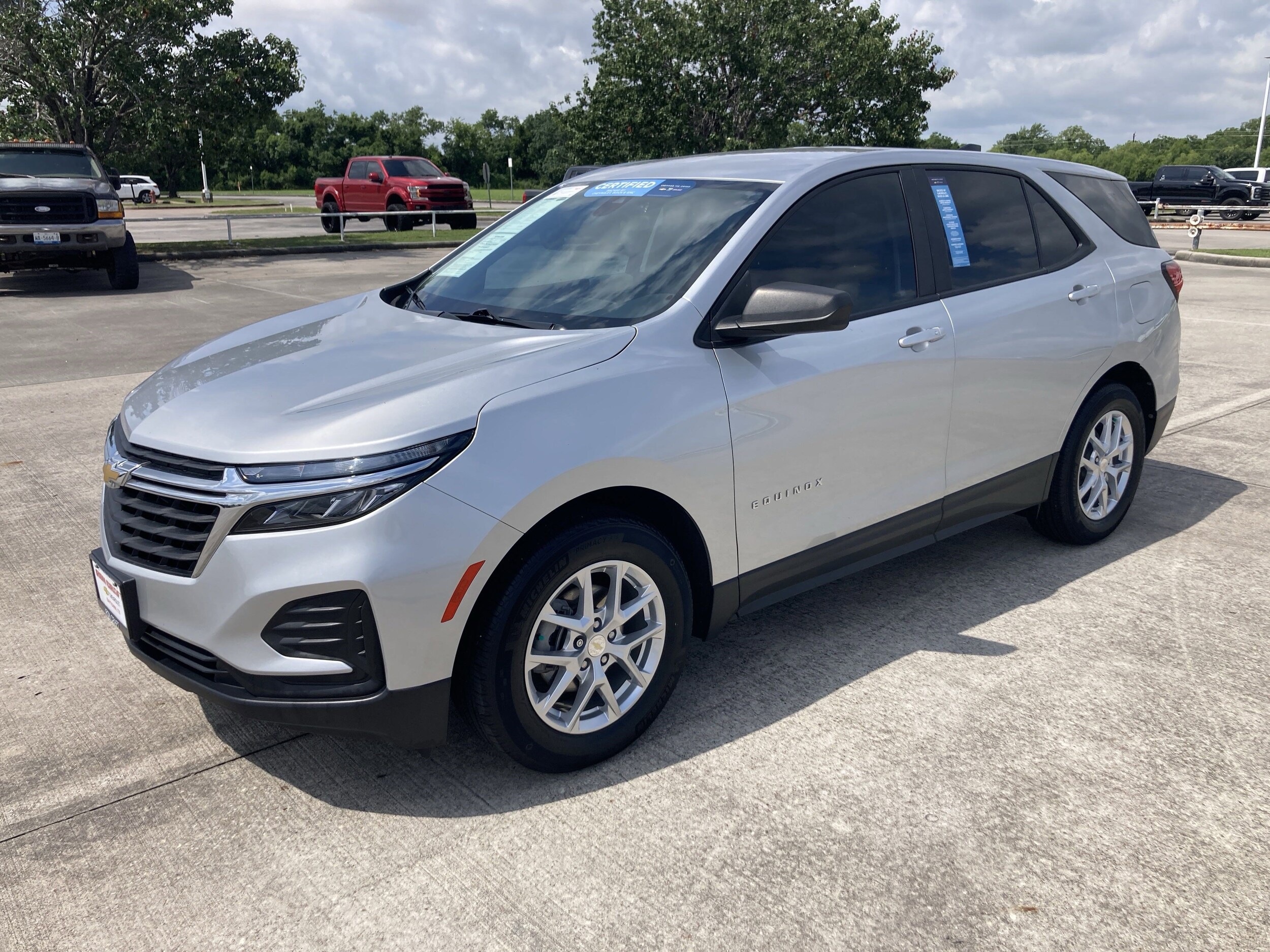 2022 Chevrolet Equinox LS photo 3