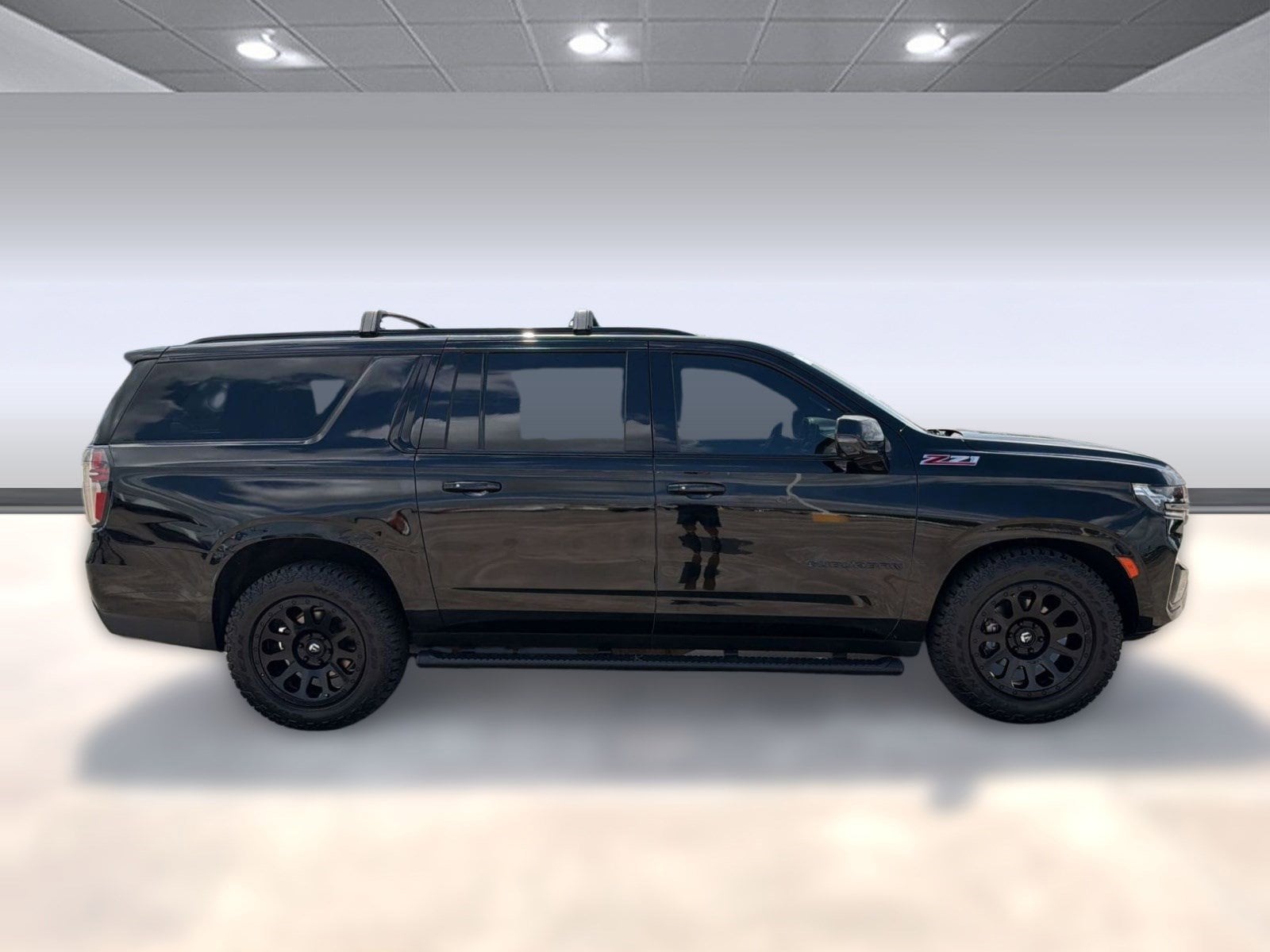 2021 Chevrolet Suburban Z71 - Photo 7