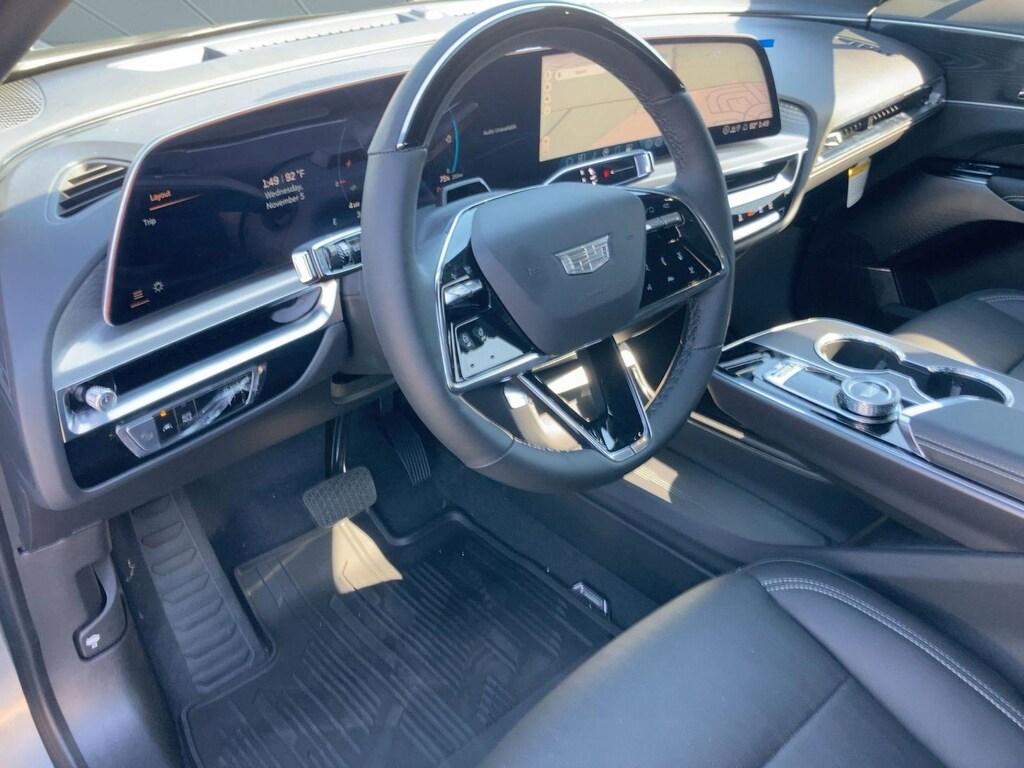 New 2026 CADILLAC LYRIQ Luxury SUV