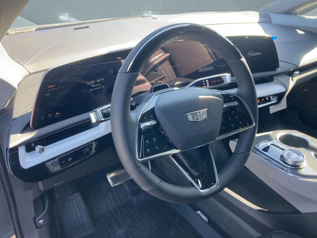 New 2026 CADILLAC OPTIQ Luxury SUV