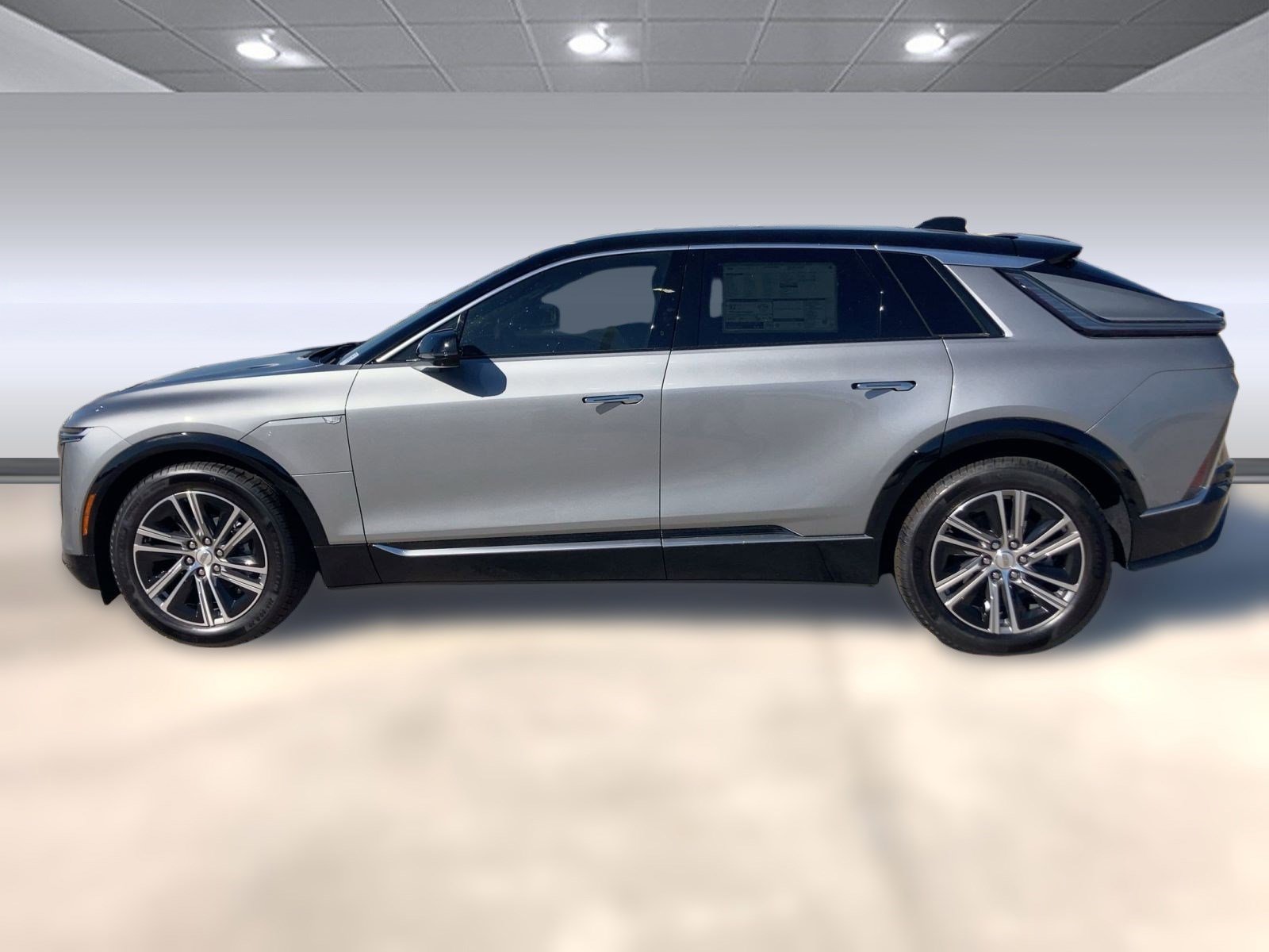 2026 Cadillac Lyriq Luxury photo 2