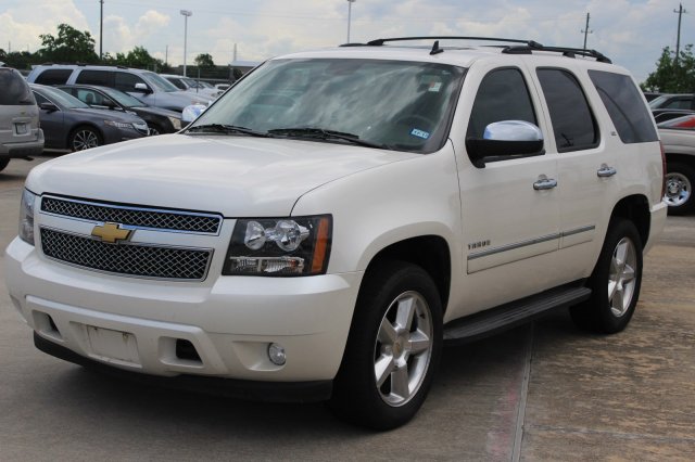 2013 Chevrolet Tahoe LTZ photo 3