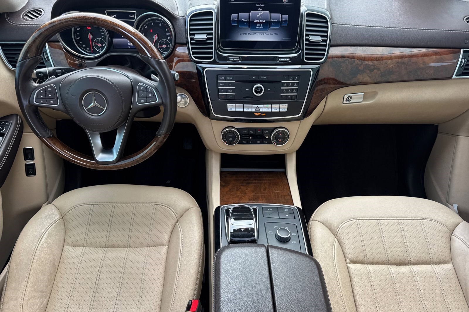 2019 Mercedes Benz GLS 450 4MATIC photo 4