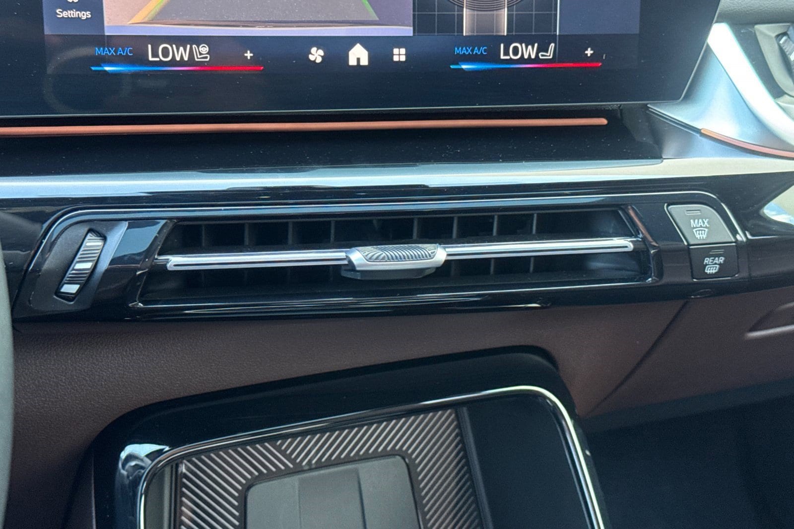 2025 BMW X1 28i - Photo 25