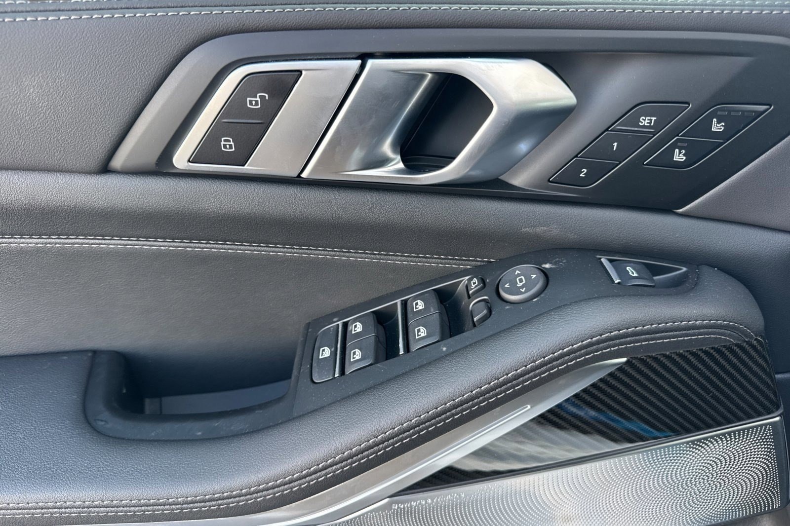 2026 BMW X5 M60i - Photo 13