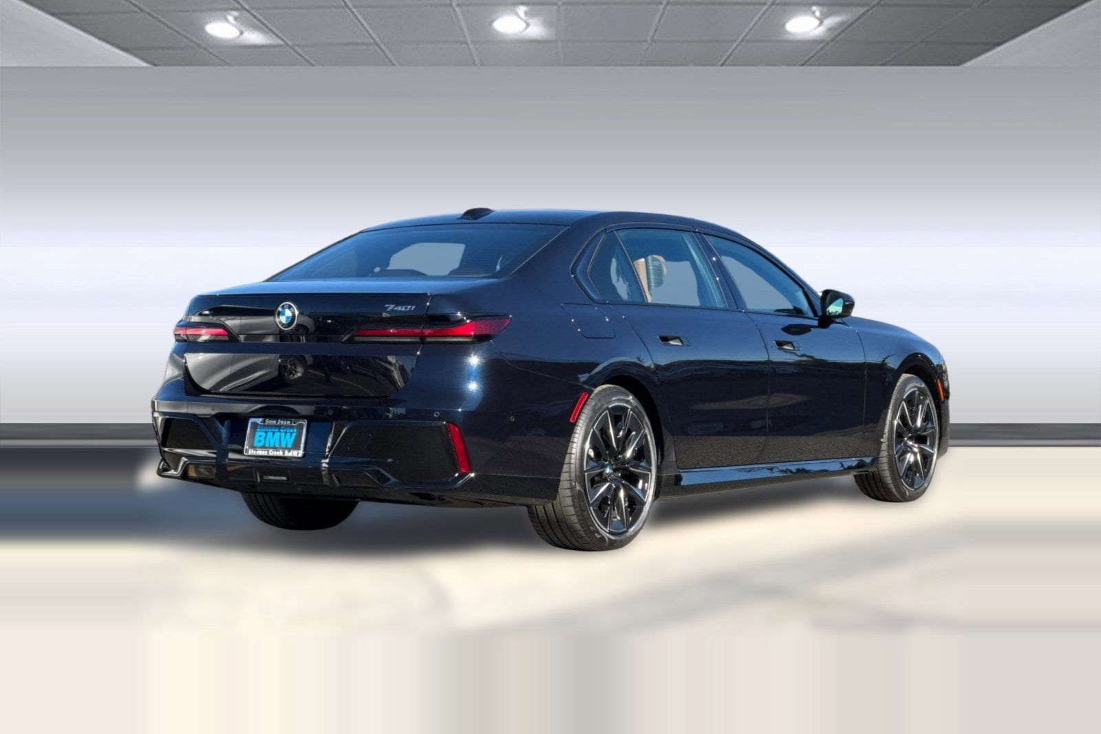 2023 BMW 740i photo 3