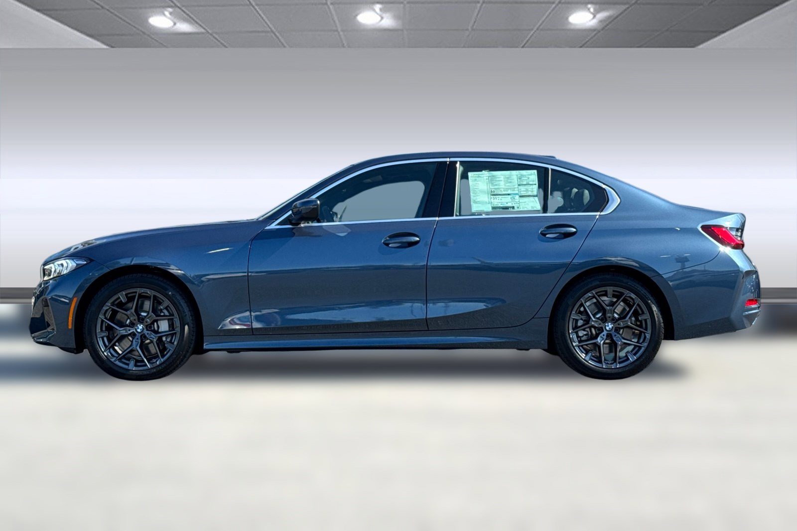 2025 Bmw 330i photo 2