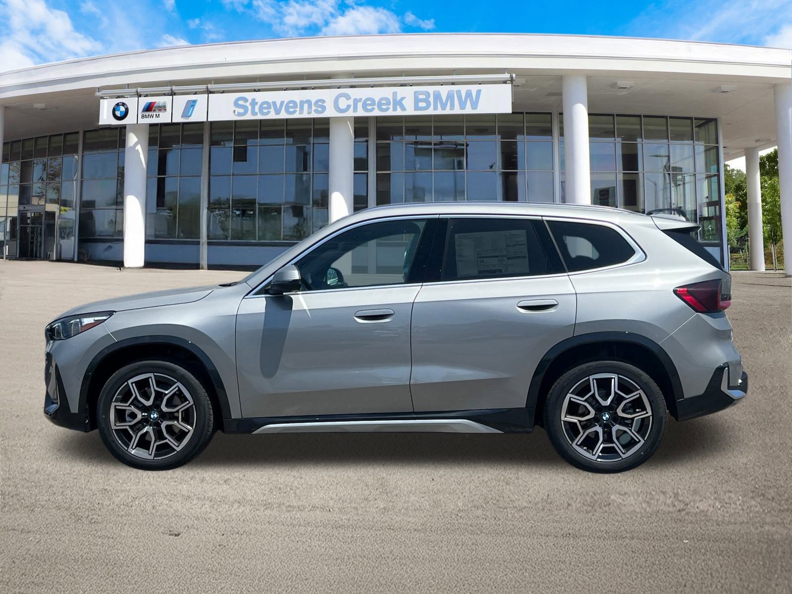 2025 Bmw X1 XDrive28i photo 2