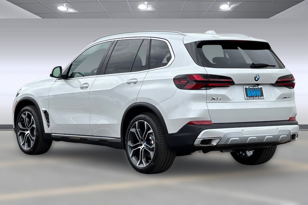New 2026 BMW X5 xDrive40i SUV