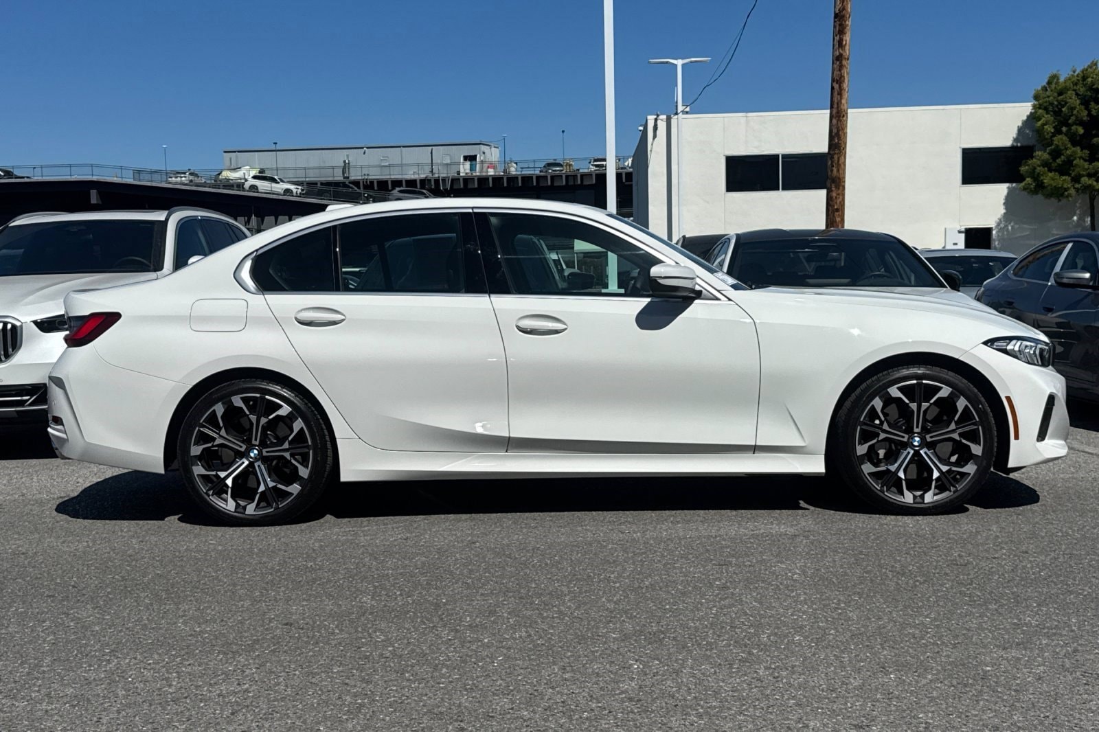 2025 BMW 3 Series 330i - Photo 7