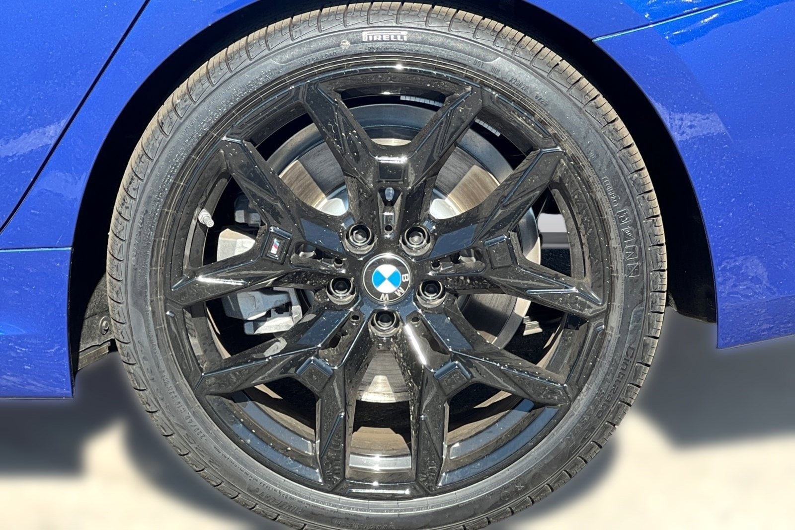 2025 BMW 3 Series 330i - Photo 11