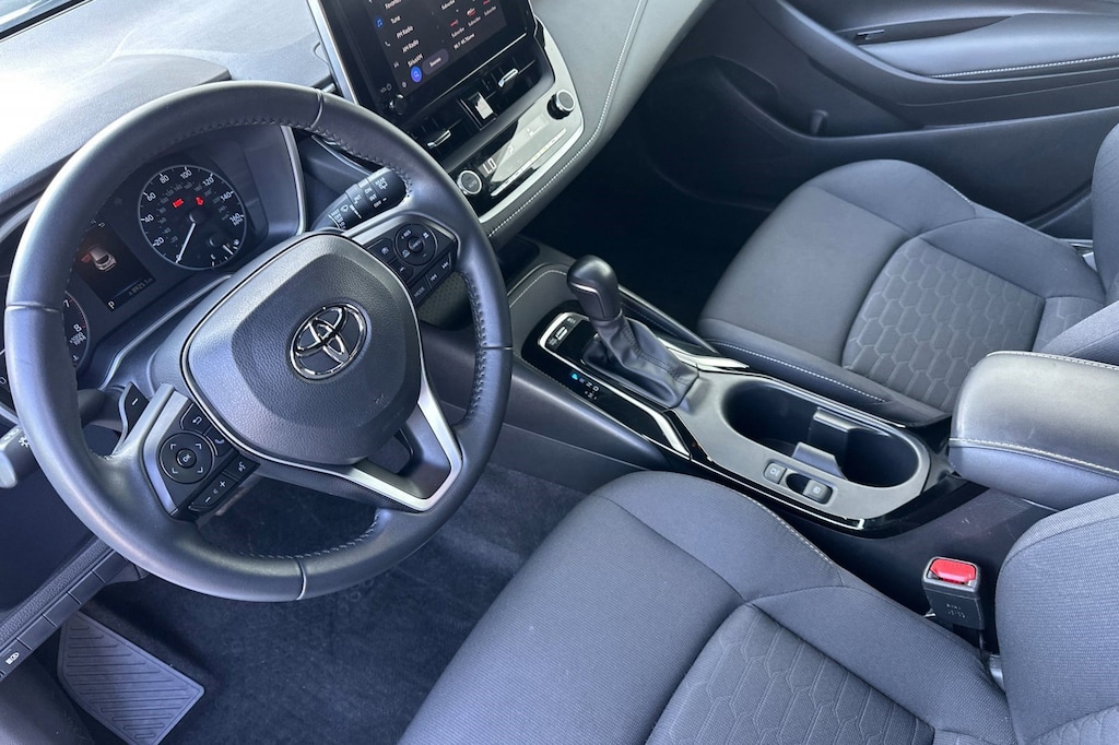 Used 2024 Toyota Corolla Hatchback SE Hatchback