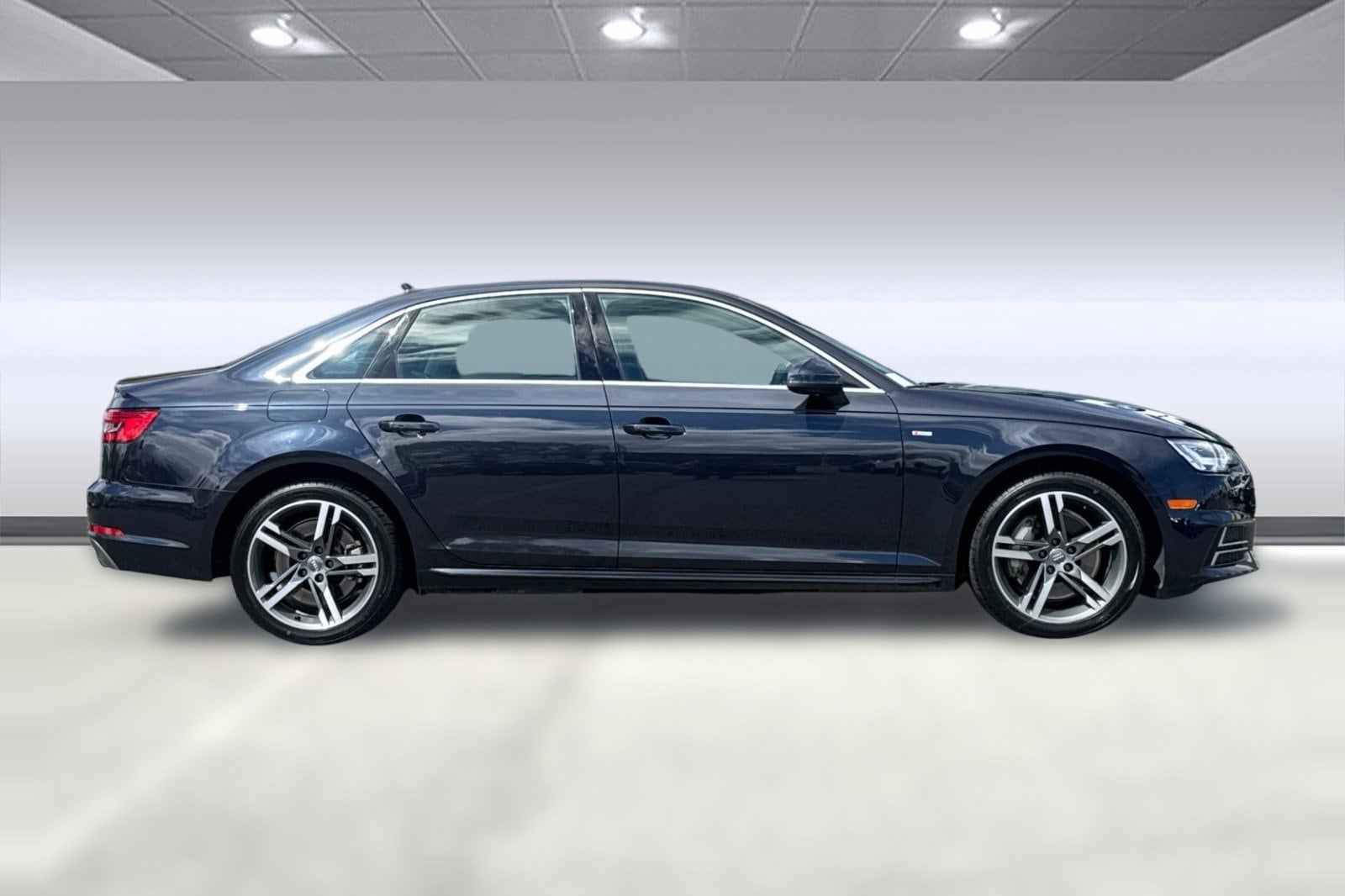 2017 Audi A4 2.0T Prestige photo 6
