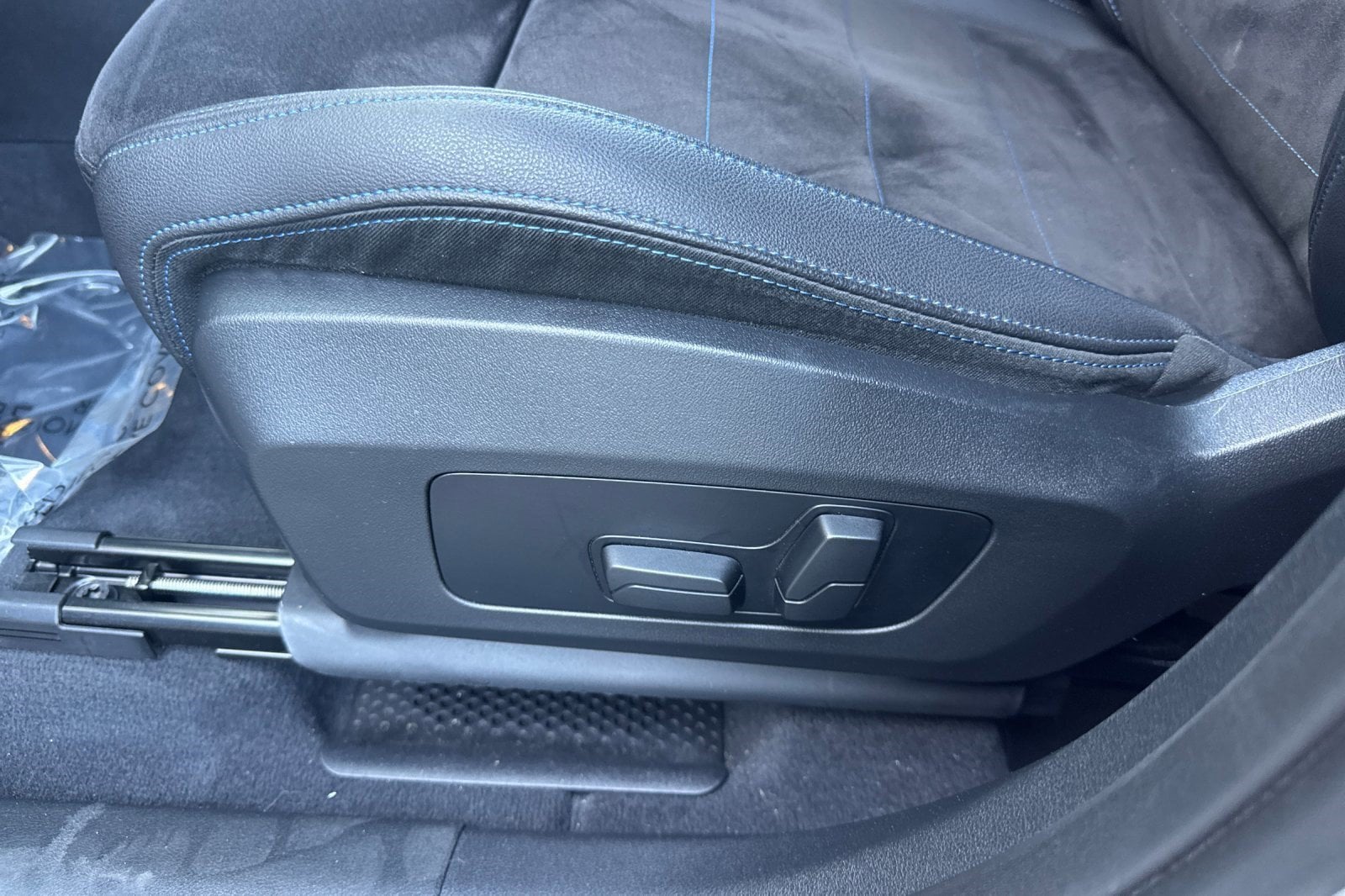 2023 BMW X1 28i - Photo 13