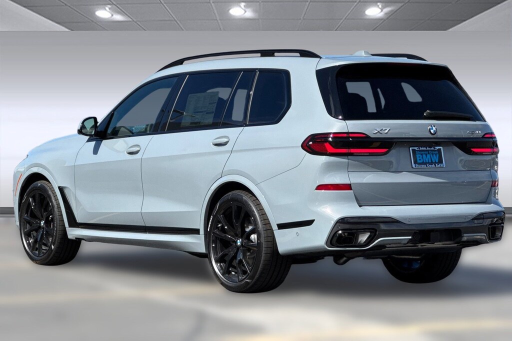 New 2026 BMW X7 xDrive40i SUV