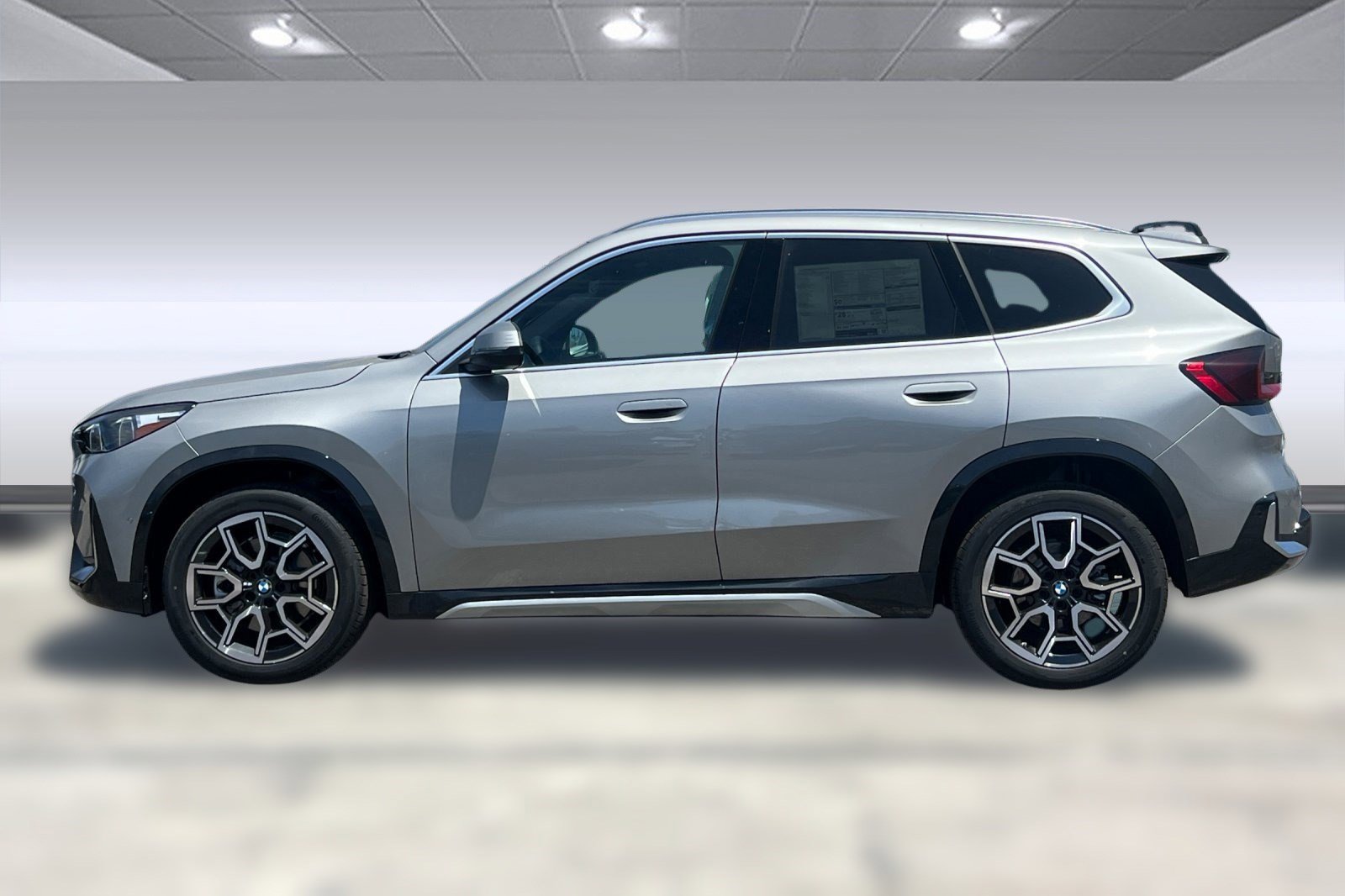 2025 Bmw X1 XDrive28i photo 2