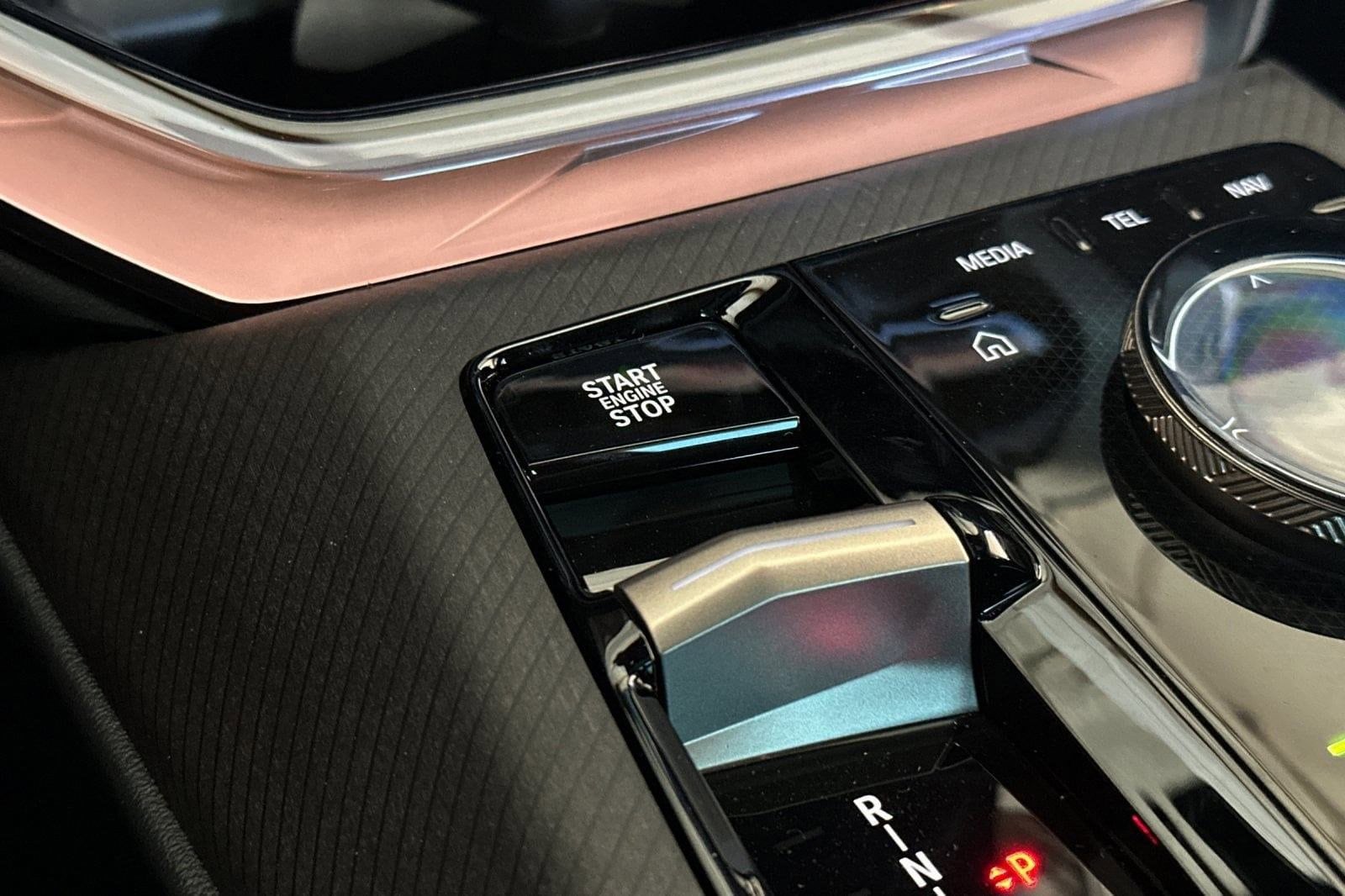 2025 BMW X3 30 - Photo 28