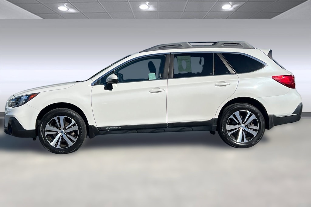 Used 2018 Subaru Outback 2.5i Limited with EyeSight, Navigation, High Beam Assist, Reverse Auto Braking, LED Headlights, Steering Responsive Headlights, and Starlink SUV