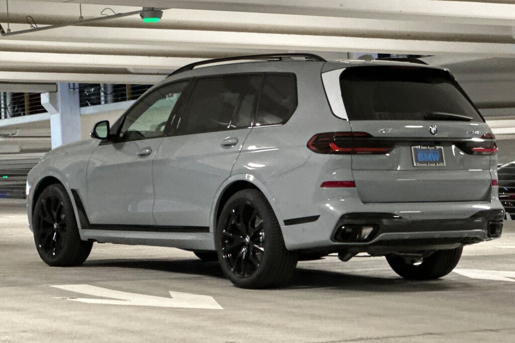 New 2027 BMW X7 xDrive40i SUV