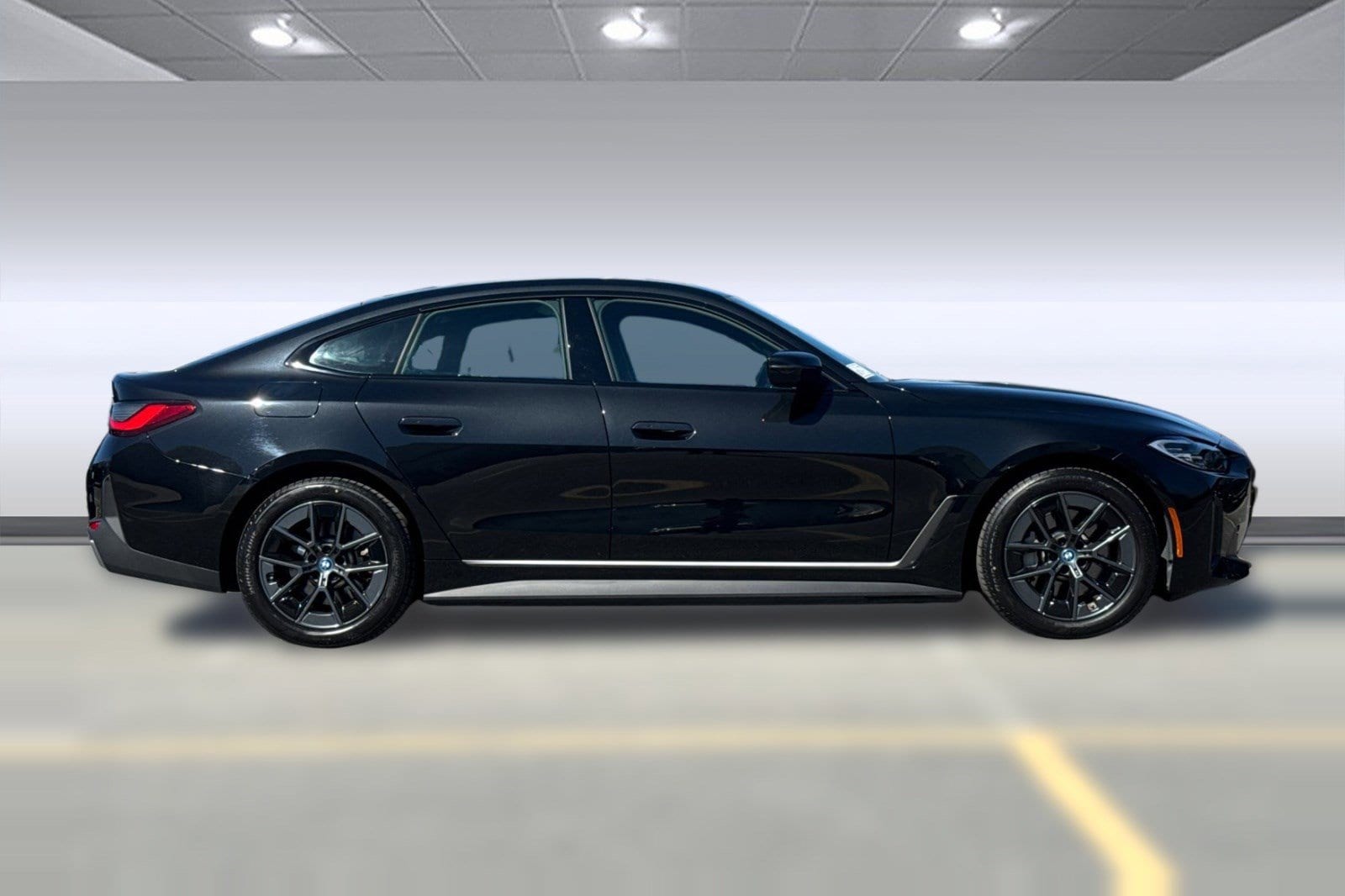 2023 BMW i4 eDrive35 photo 6