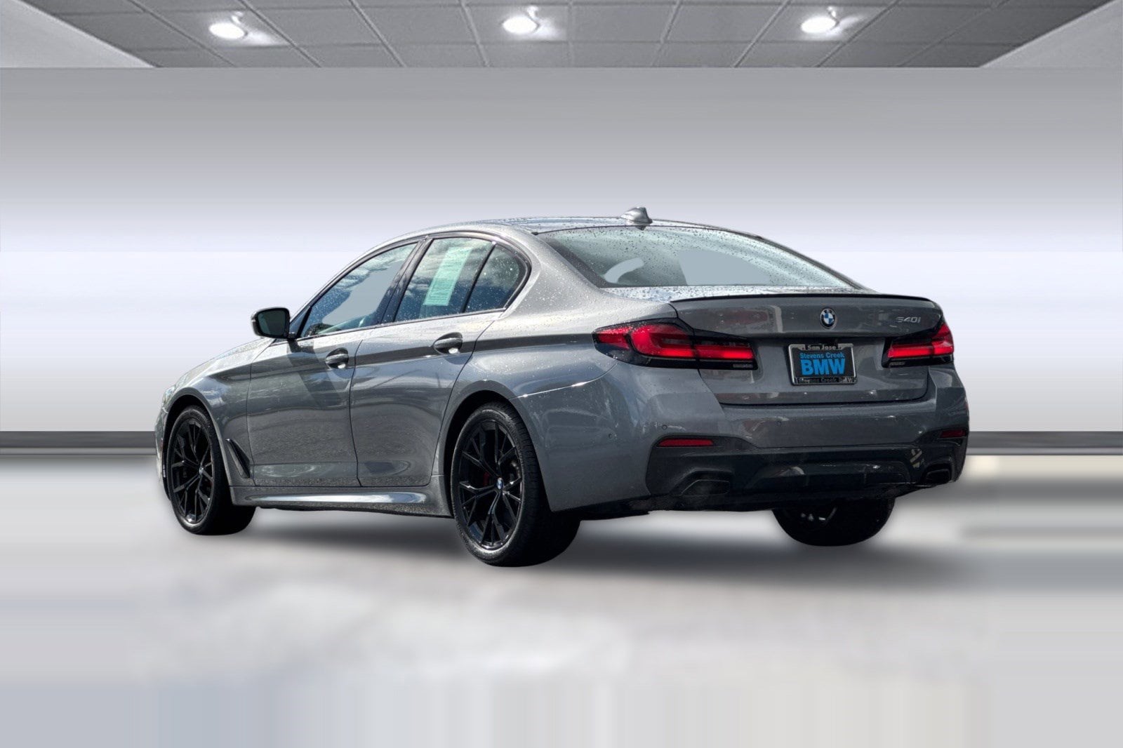 2023 BMW 540i photo 2